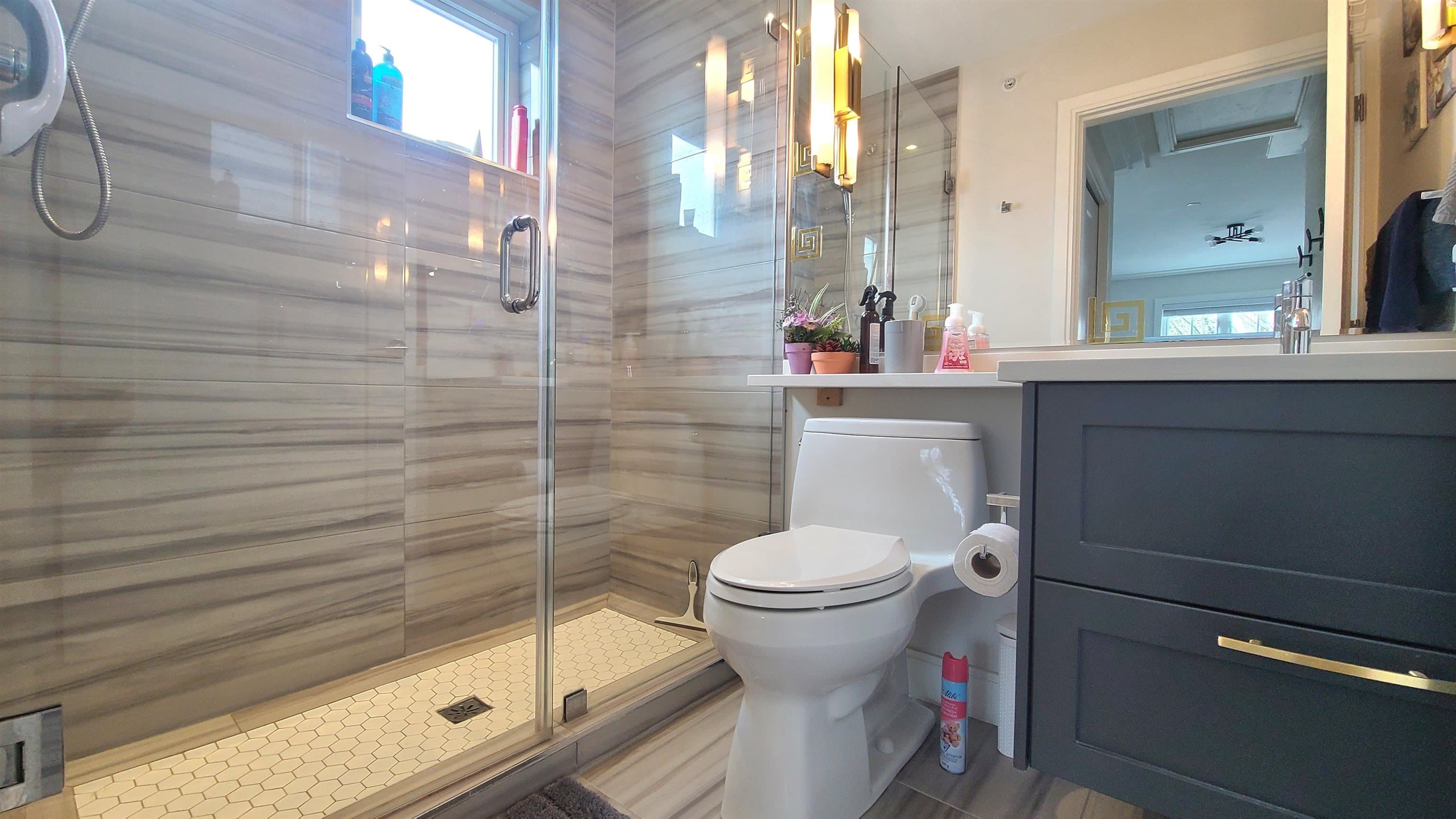 901 E Broadway Street, Vancouver, V5T 1Y3 — photo 3
