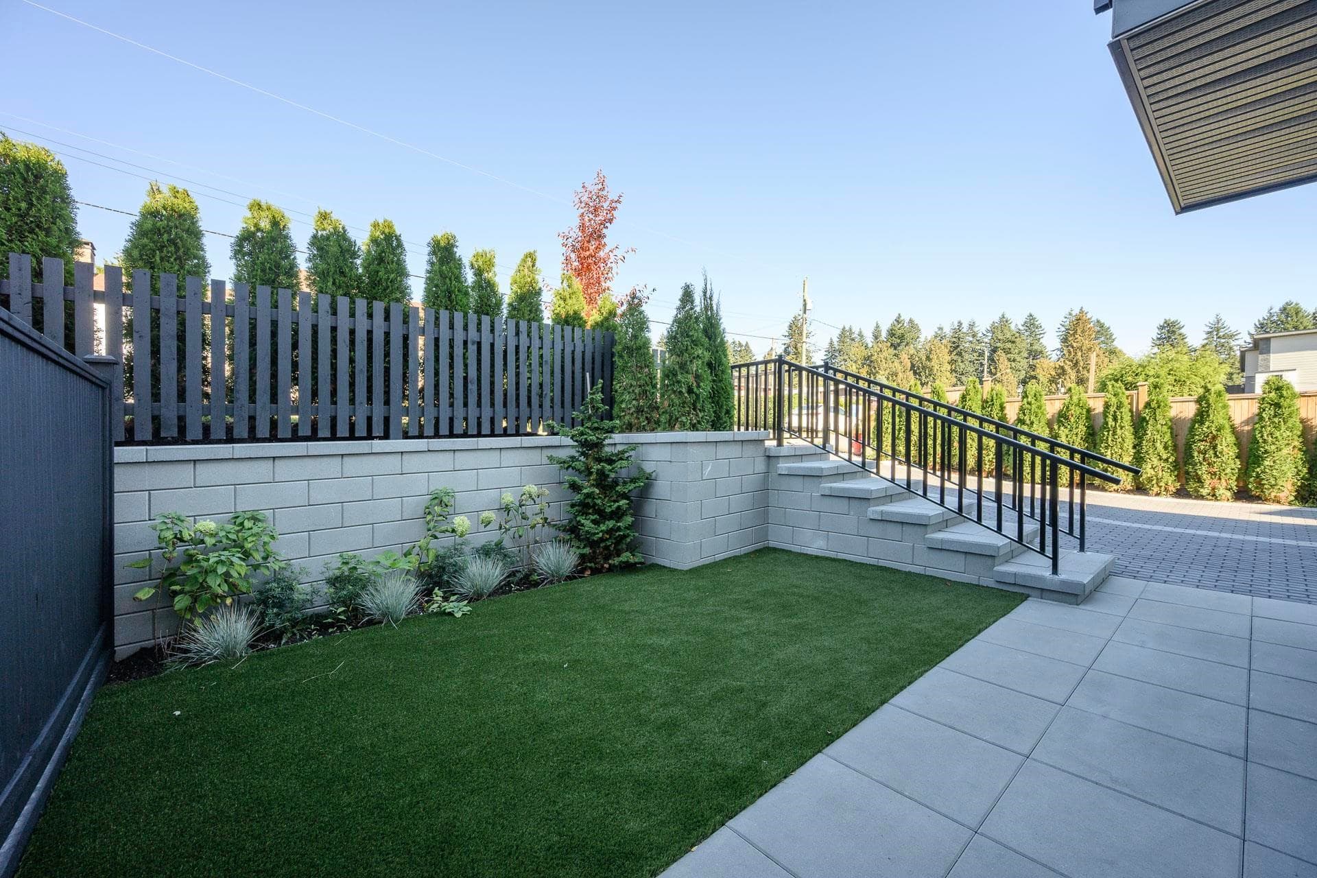 102 - 1132 Madore Avenue, Coquitlam, V3K 3B9 — photo 2