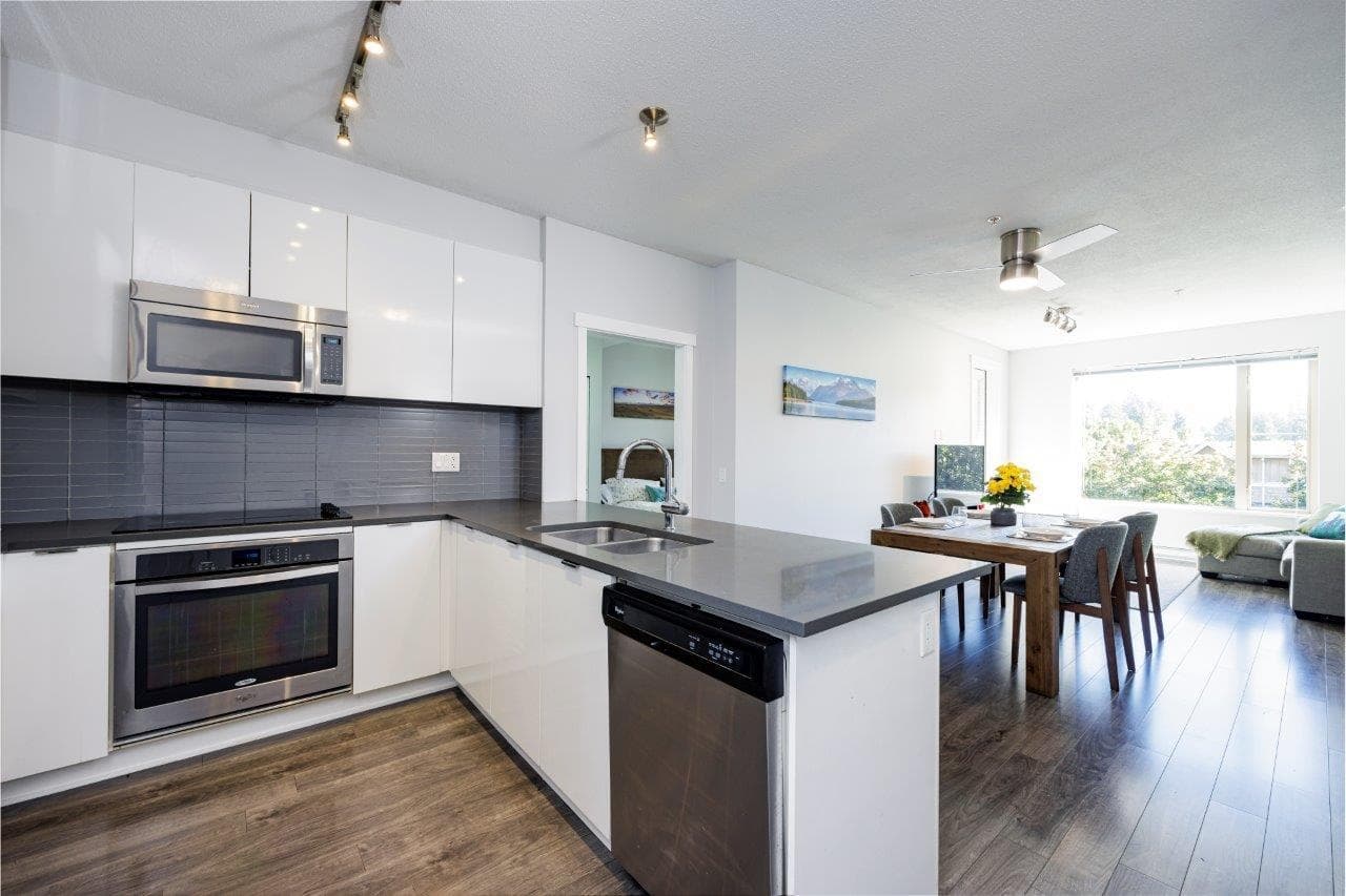 301 - 2665 Mountain Highway, North Vancouver, V7J 0A8 — photo 3