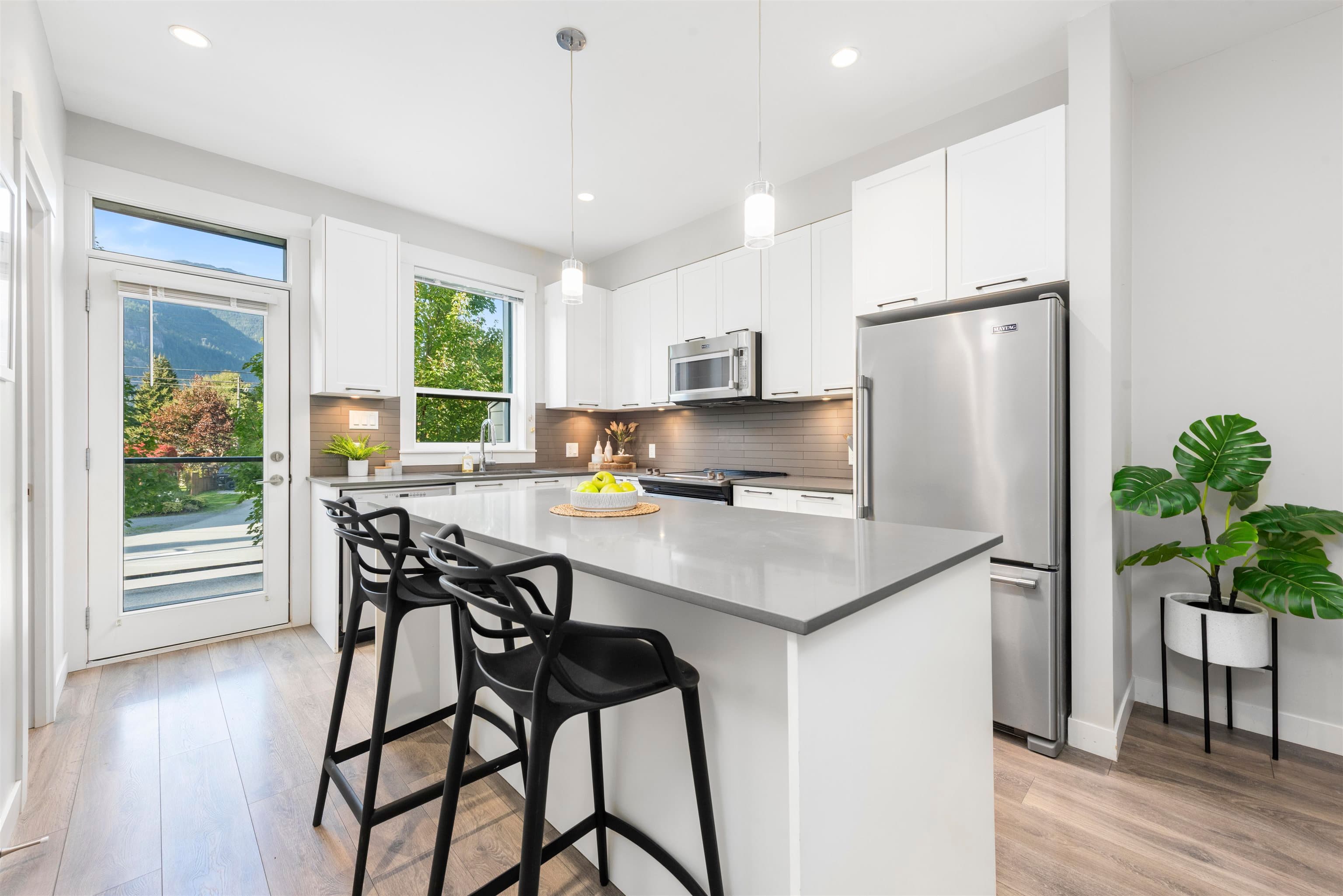 9 - 38684 Buckley Avenue, Squamish, V8B 0M4 — photo 2