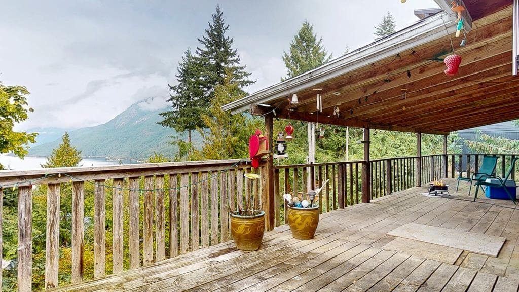 5894 Skookumchuk Road, Sechelt, V7Z 0E1 — photo 3