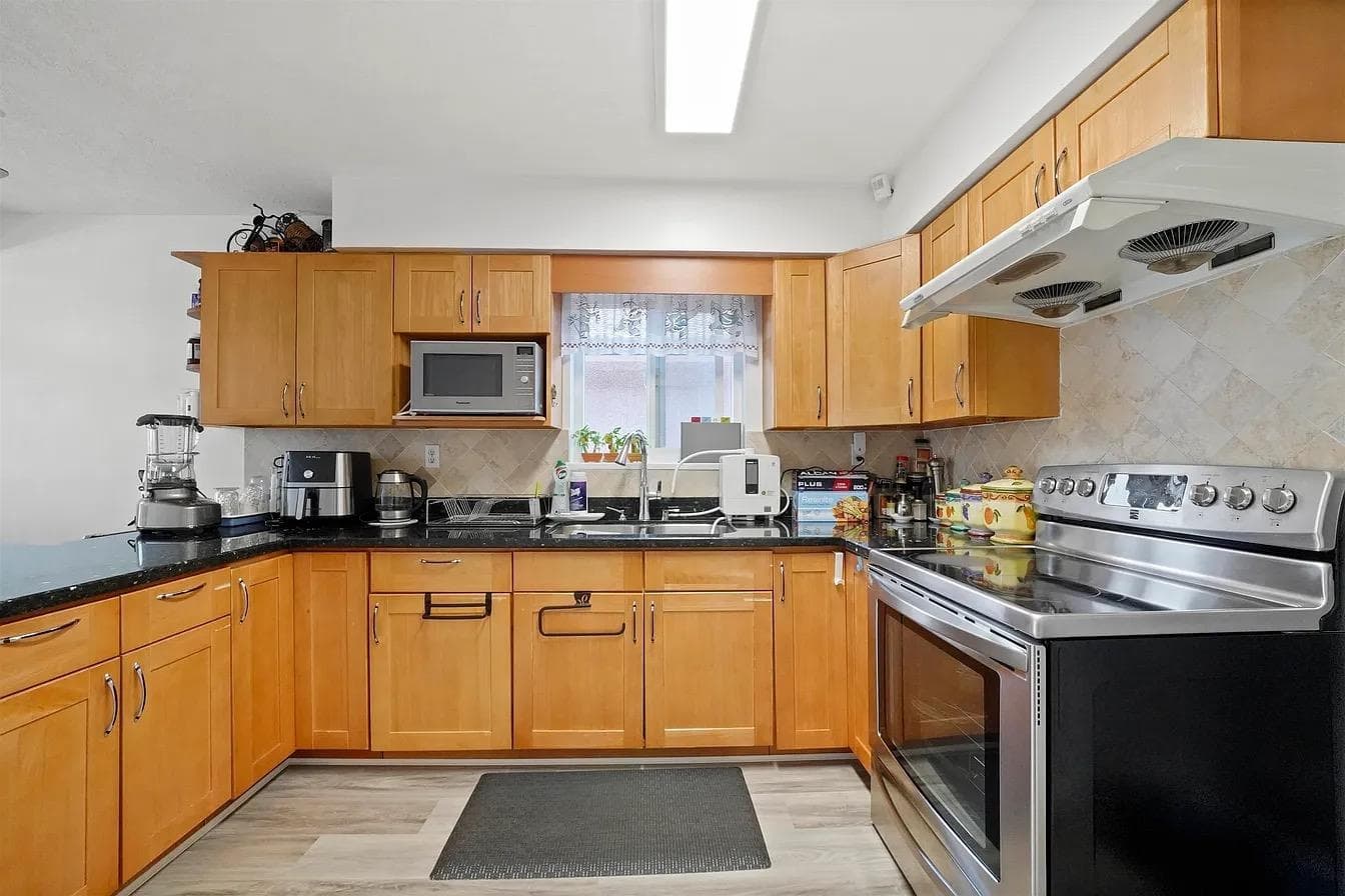 2374 E 33rd Avenue, Vancouver, V5R 2S3 — photo 4