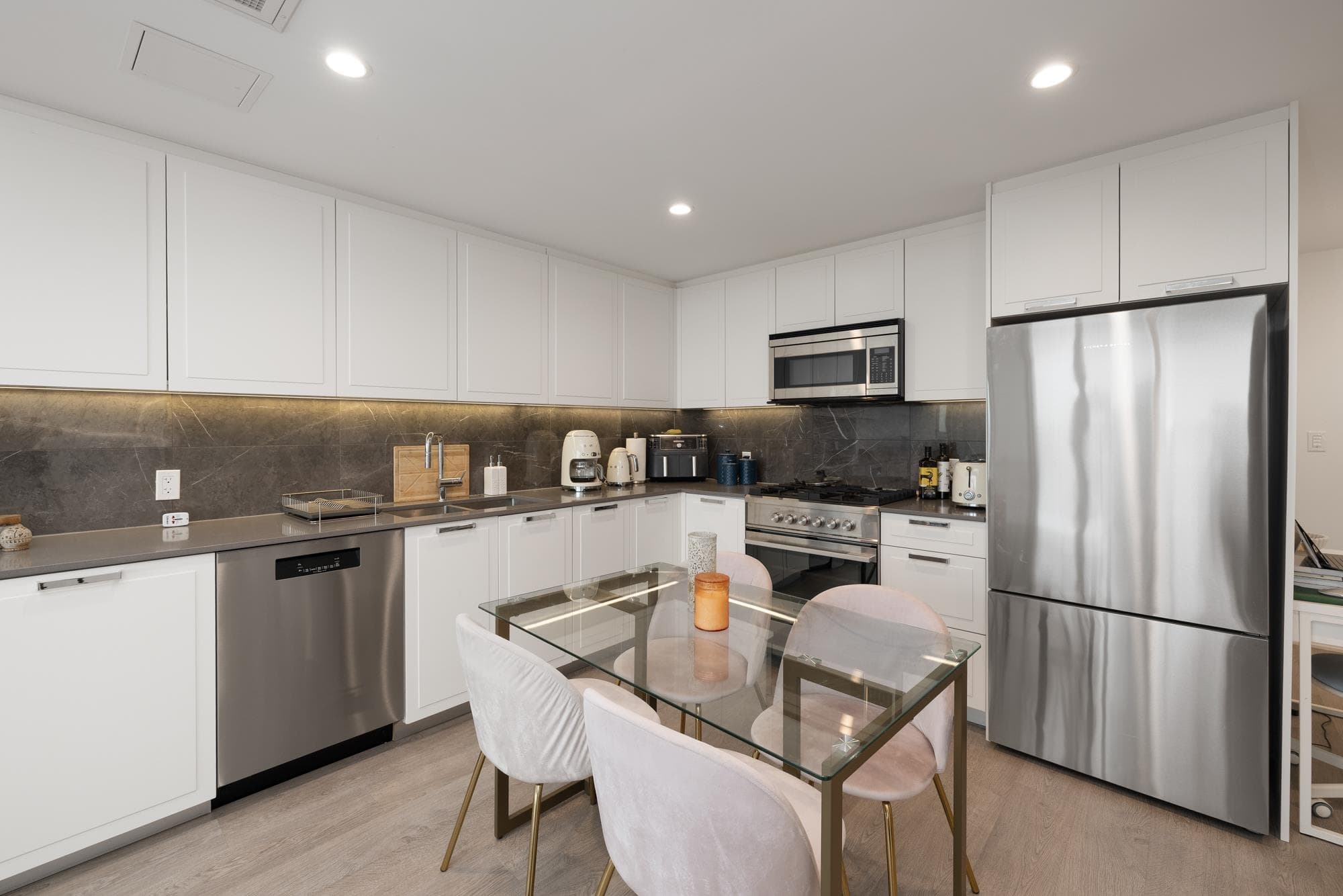 1705 - 1401 Hunter Street, North Vancouver, V7J 0E2 — photo 4