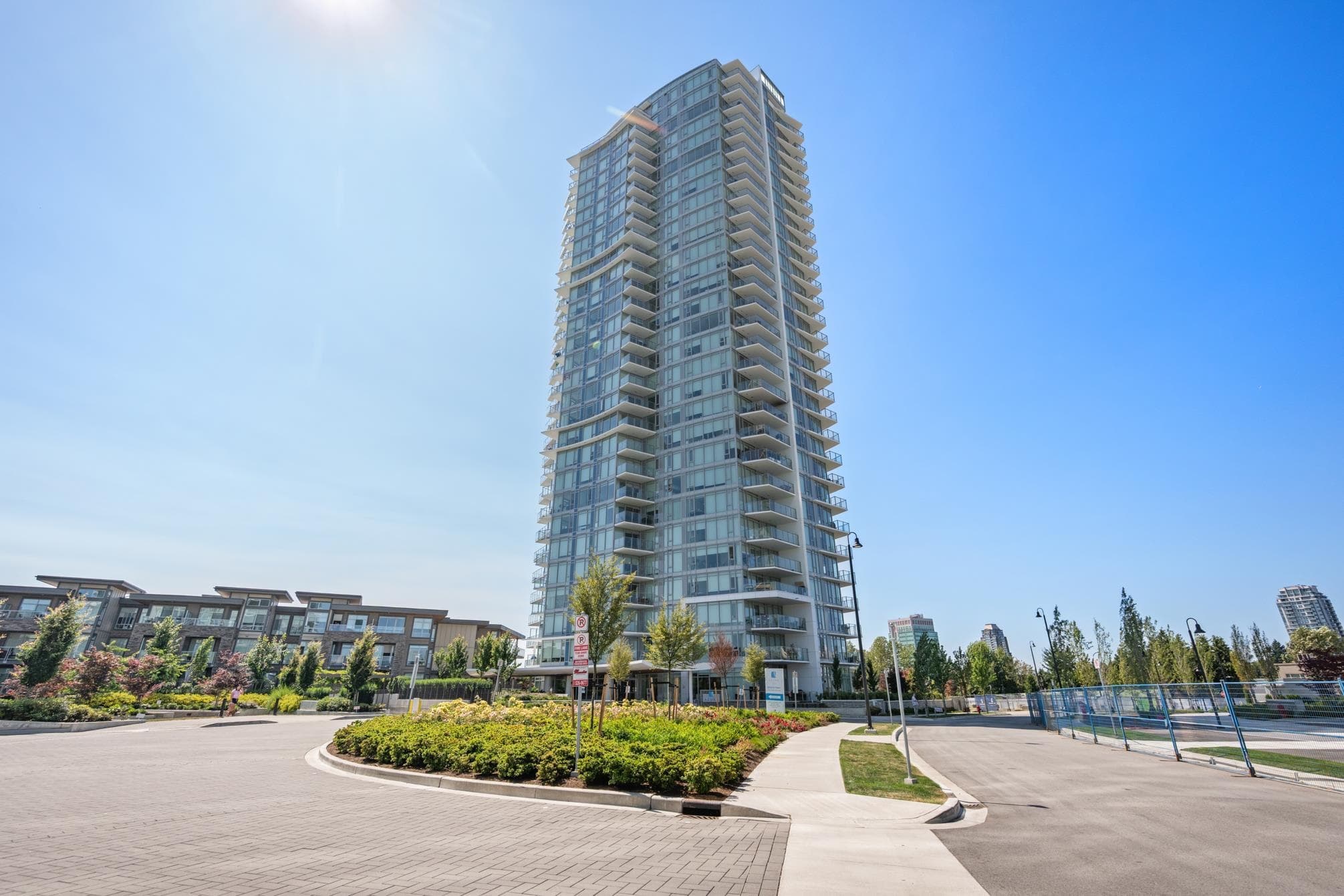 1305 - 7683 Park Crescent, Burnaby, V3N 0J4 — photo 3