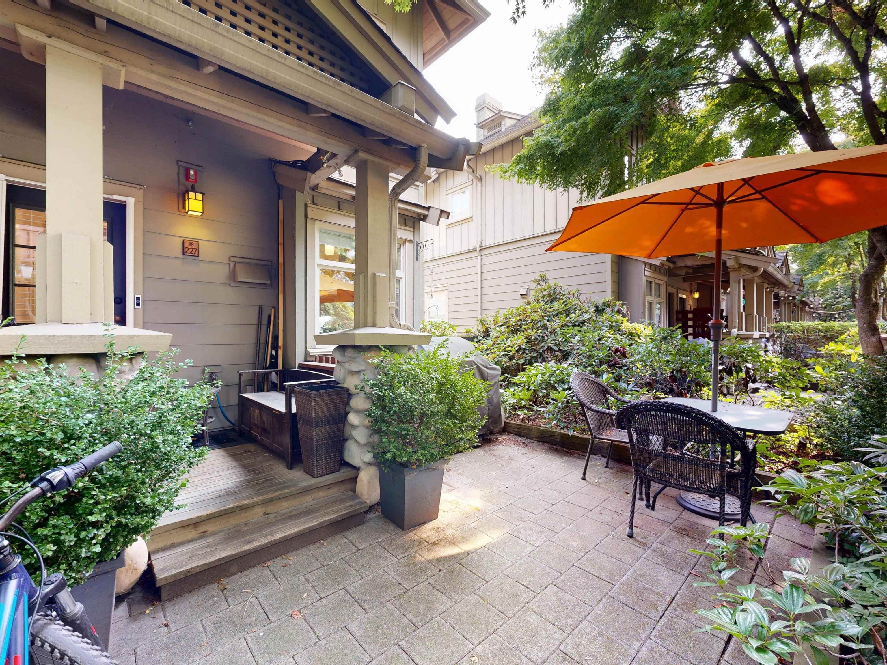 227 - 15 Sixth Avenue, New Westminster, V3L 1T1 — photo 2