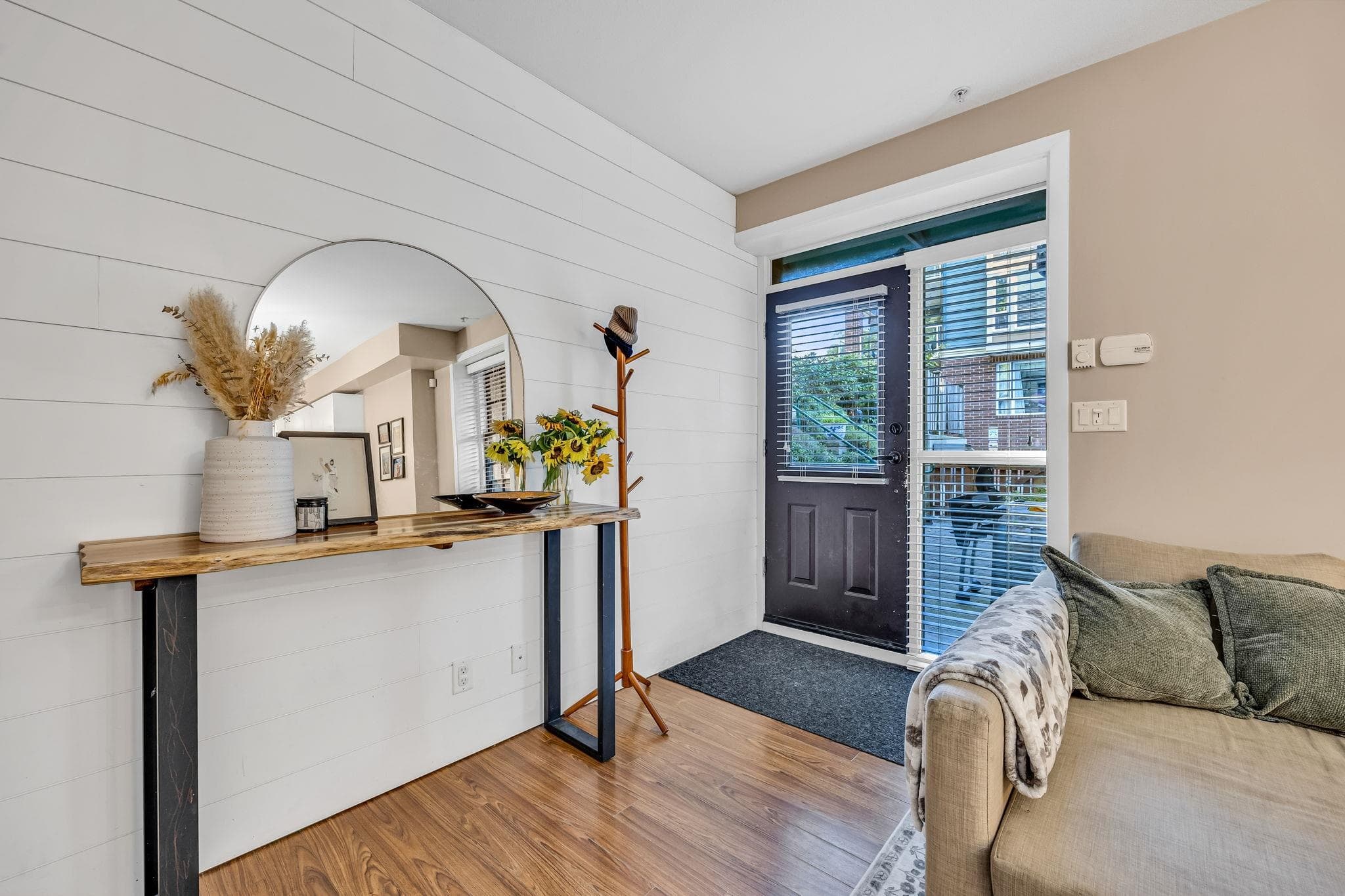 3 - 12 E Royal Avenue, New Westminster, V3L 0B7 — photo 2