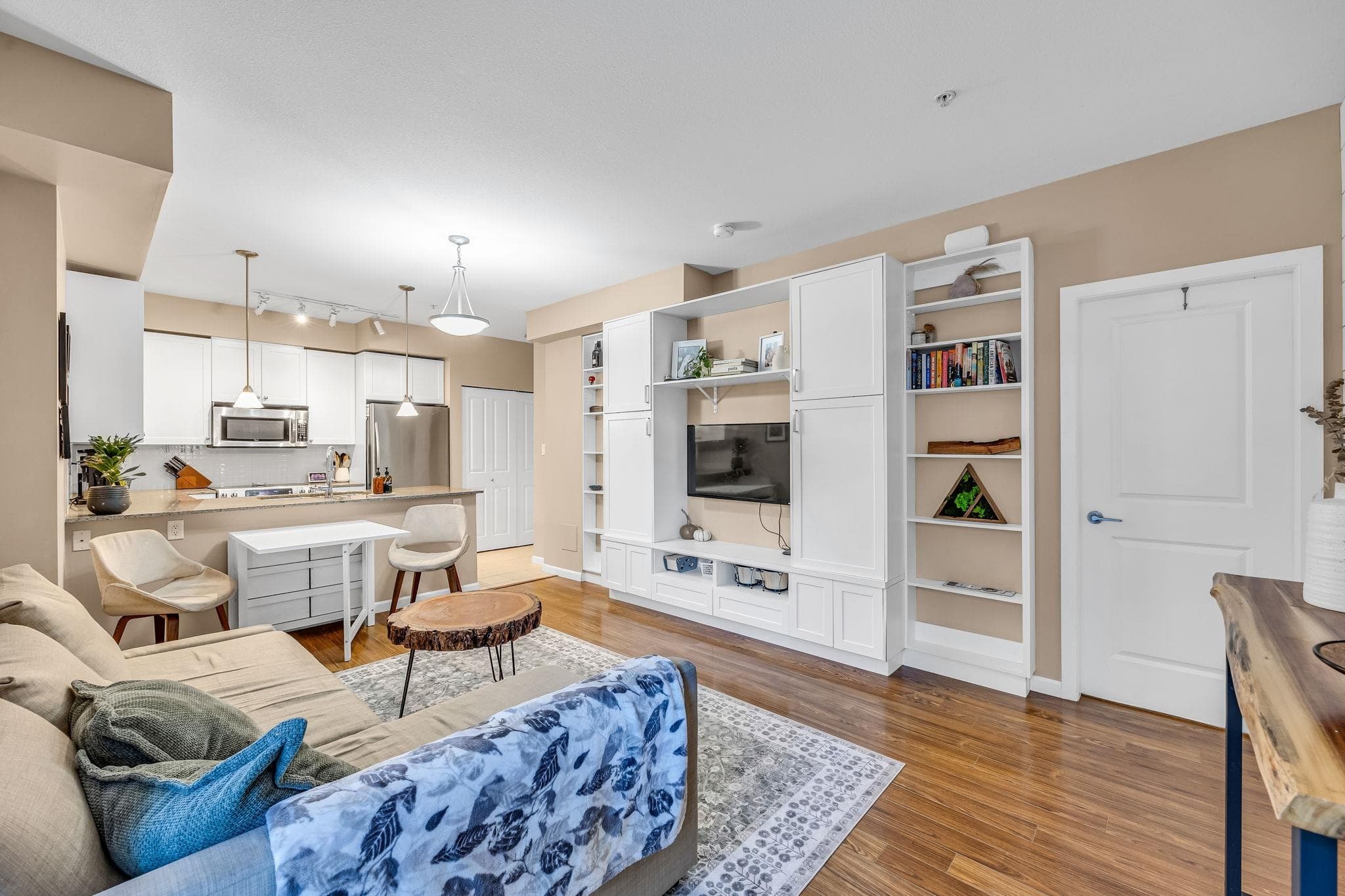 3 - 12 E Royal Avenue, New Westminster, V3L 0B7 — photo 3