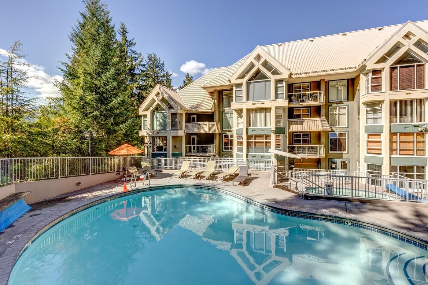 212 - 4910 Spearhead Place, Whistler, V0N 1B4 — photo 2
