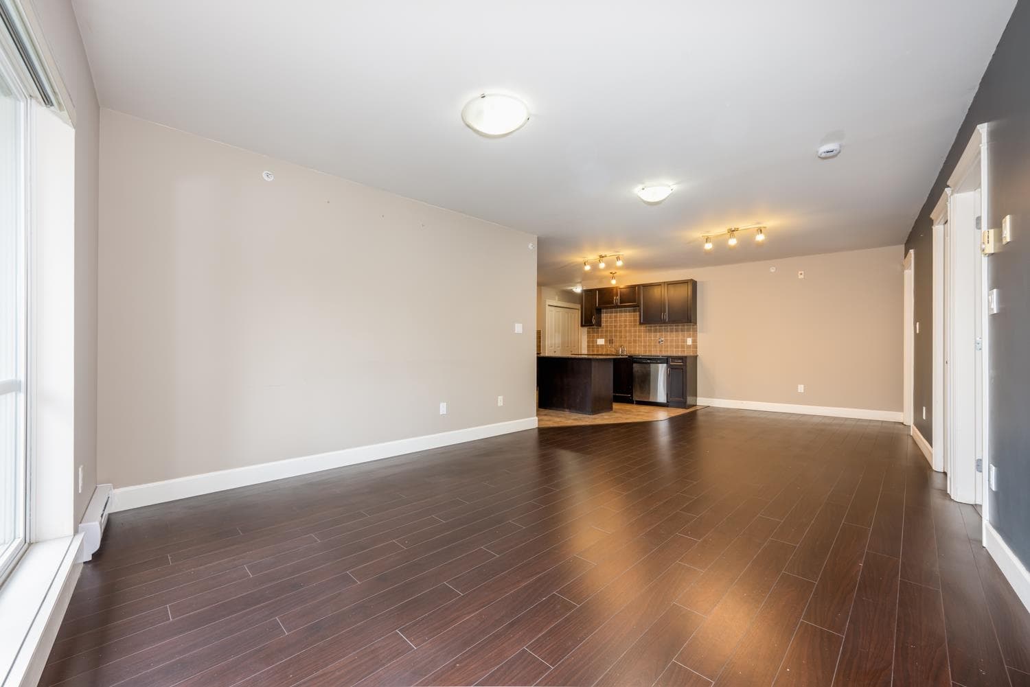 311 - 12088 75a Avenue, Surrey, V3W 1Y4 — photo 2