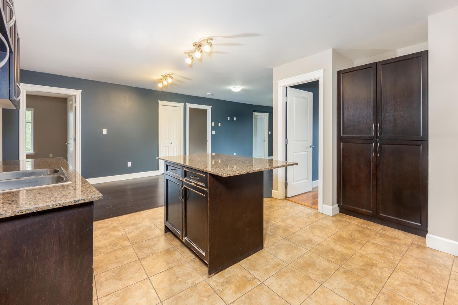 311 - 12088 75a Avenue, Surrey, V3W 1Y4 — photo 5