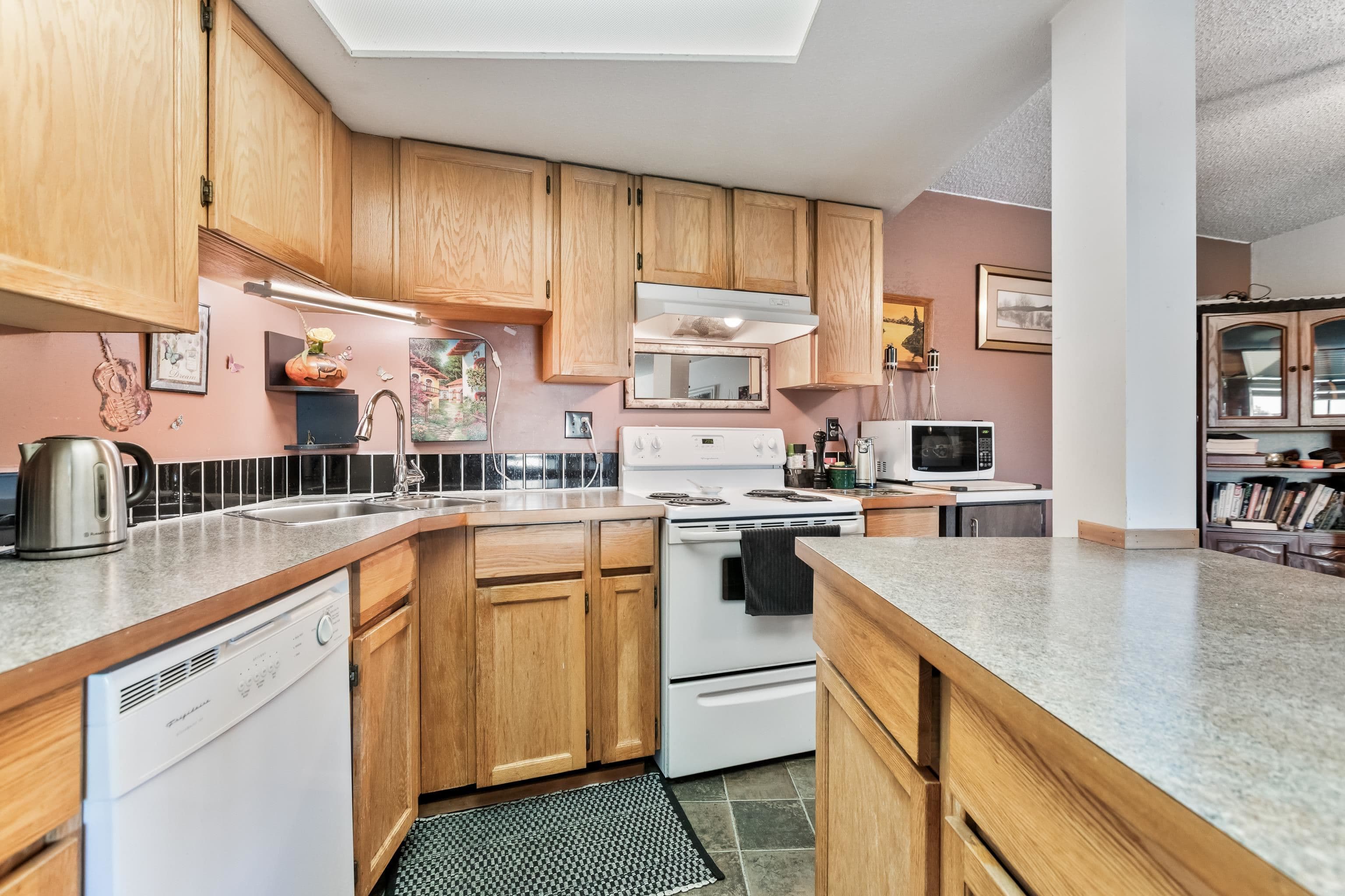 37 - 11900 228 Street, Maple Ridge