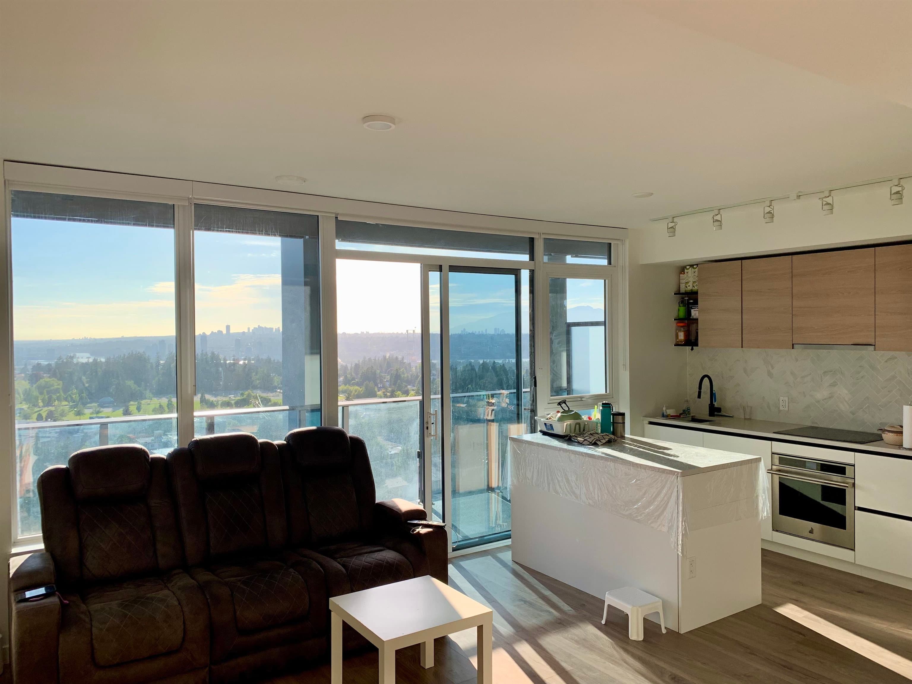 2910 - 10448 University Drive, Surrey