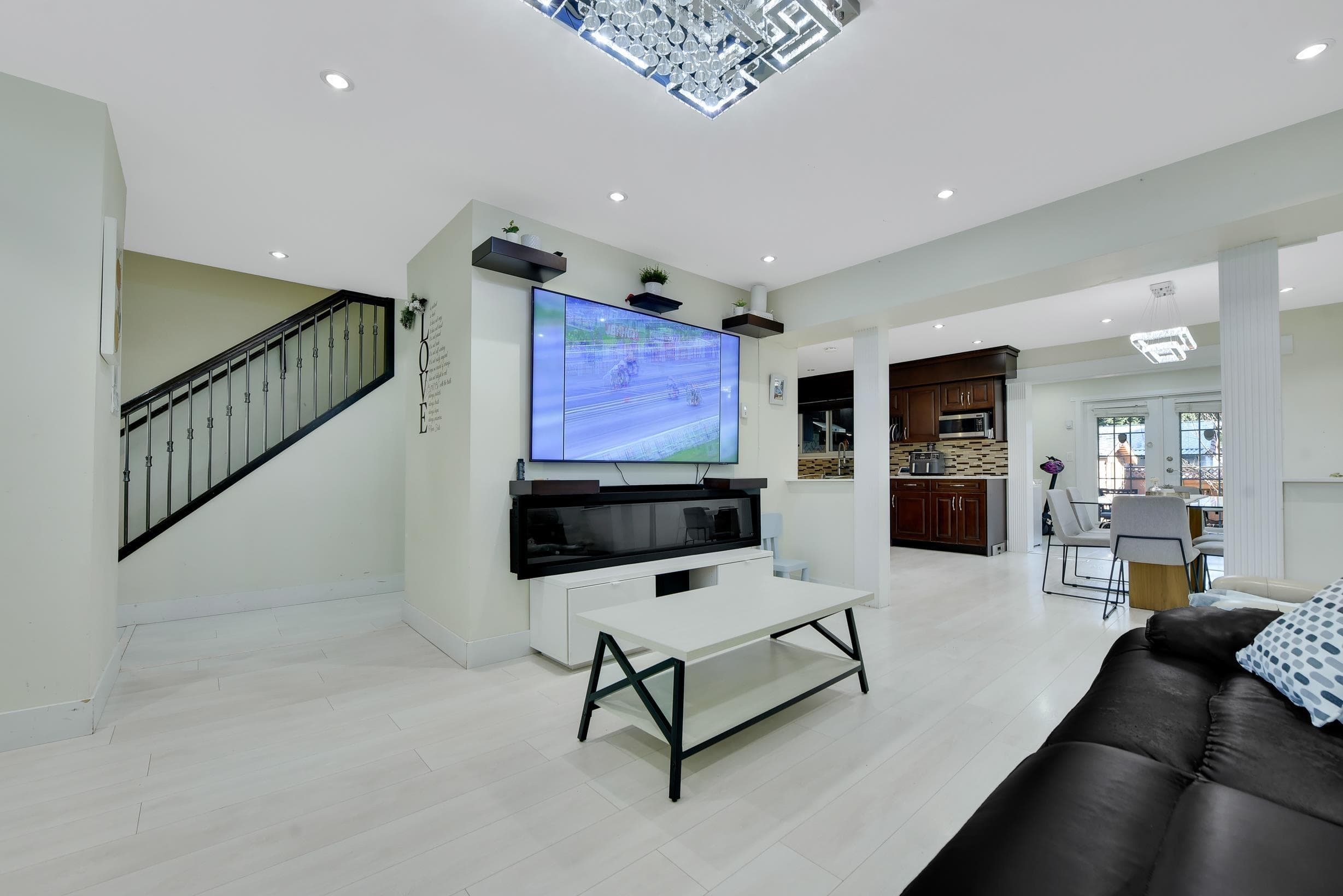 9068 146a Street, Surrey, V3R 6X7 — photo 3