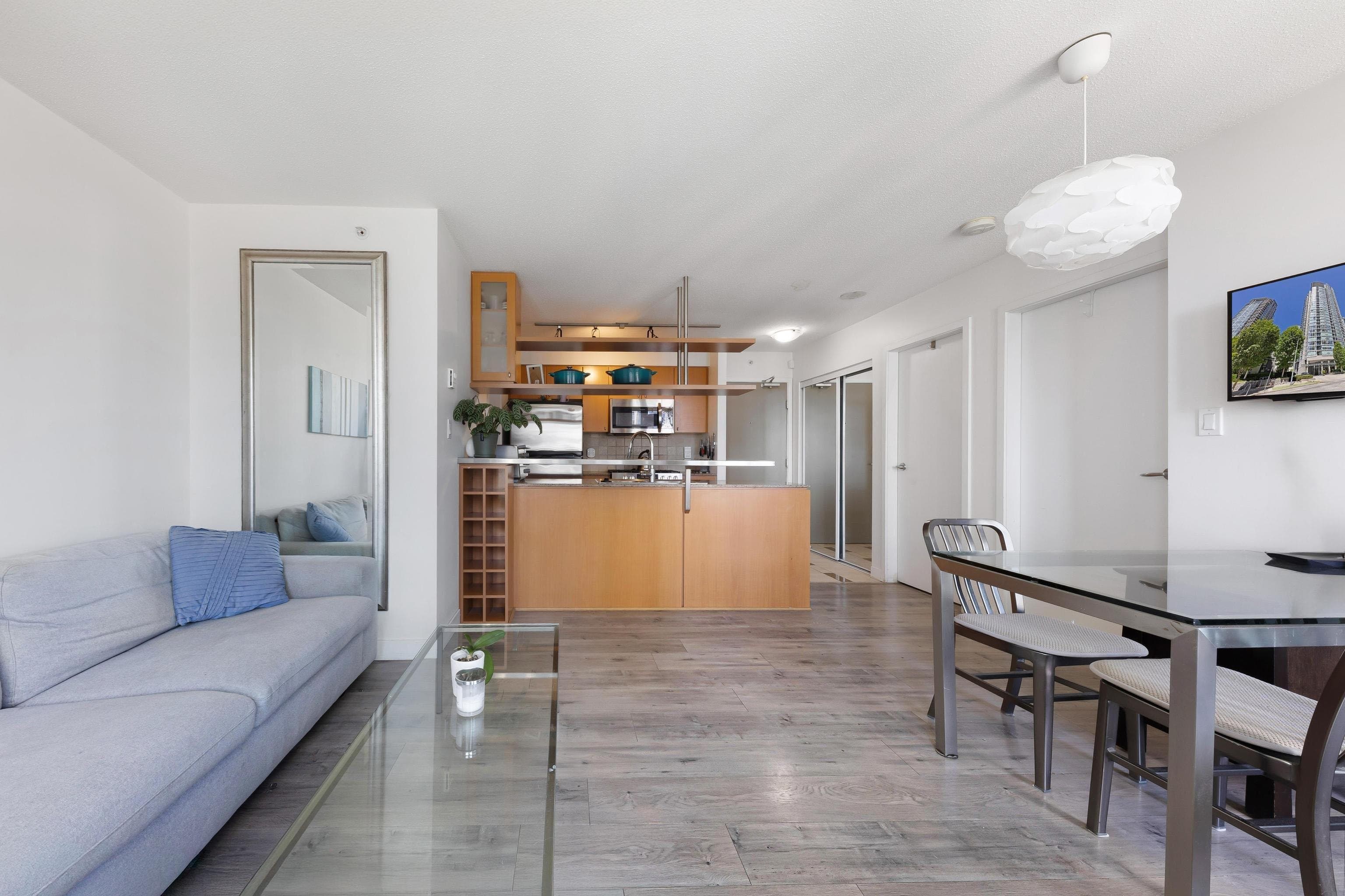 1607 - 1495 Richards Street, Vancouver, V6Z 3E3 — photo 5