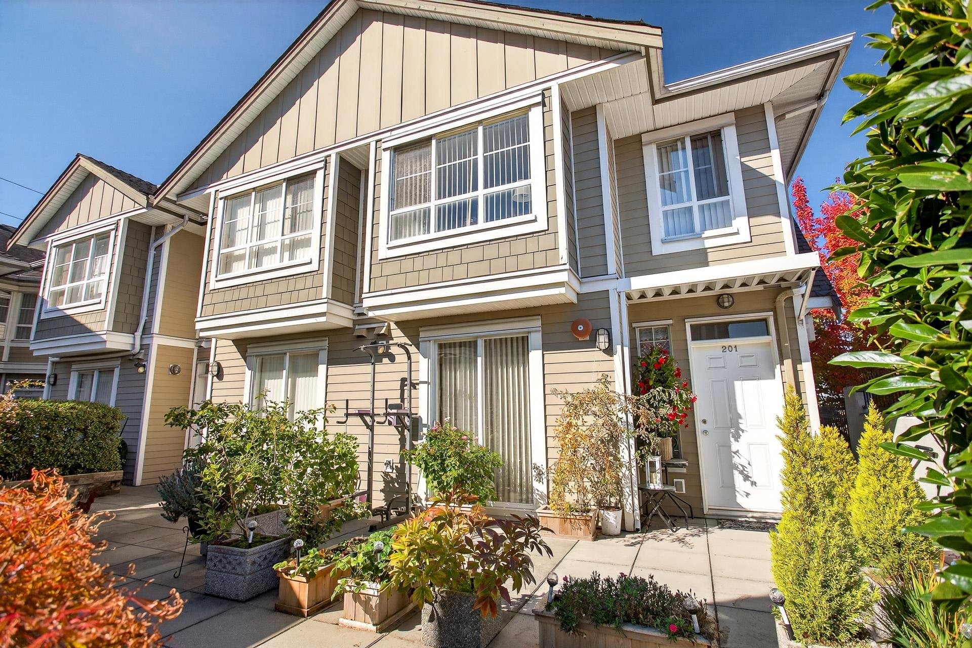 201 - 815 First Street, New Westminster, V3L 2H7 — photo 3