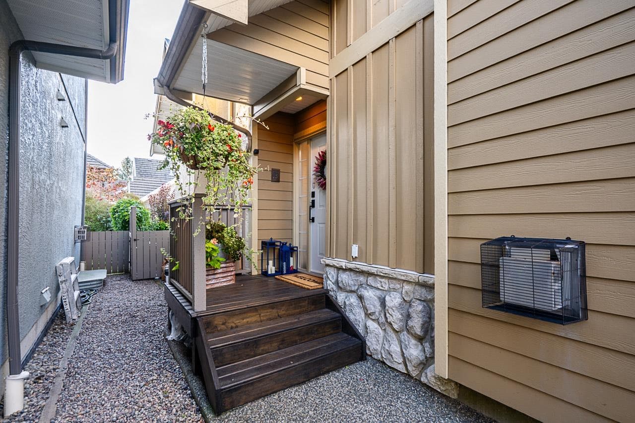 35 - 3363 Rosemary Heights Crescent, Surrey, V3Z 0X8 — photo 3