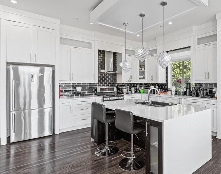 24531 Dewdney Trunk Road, Maple Ridge, V4R 1W9 — photo 2