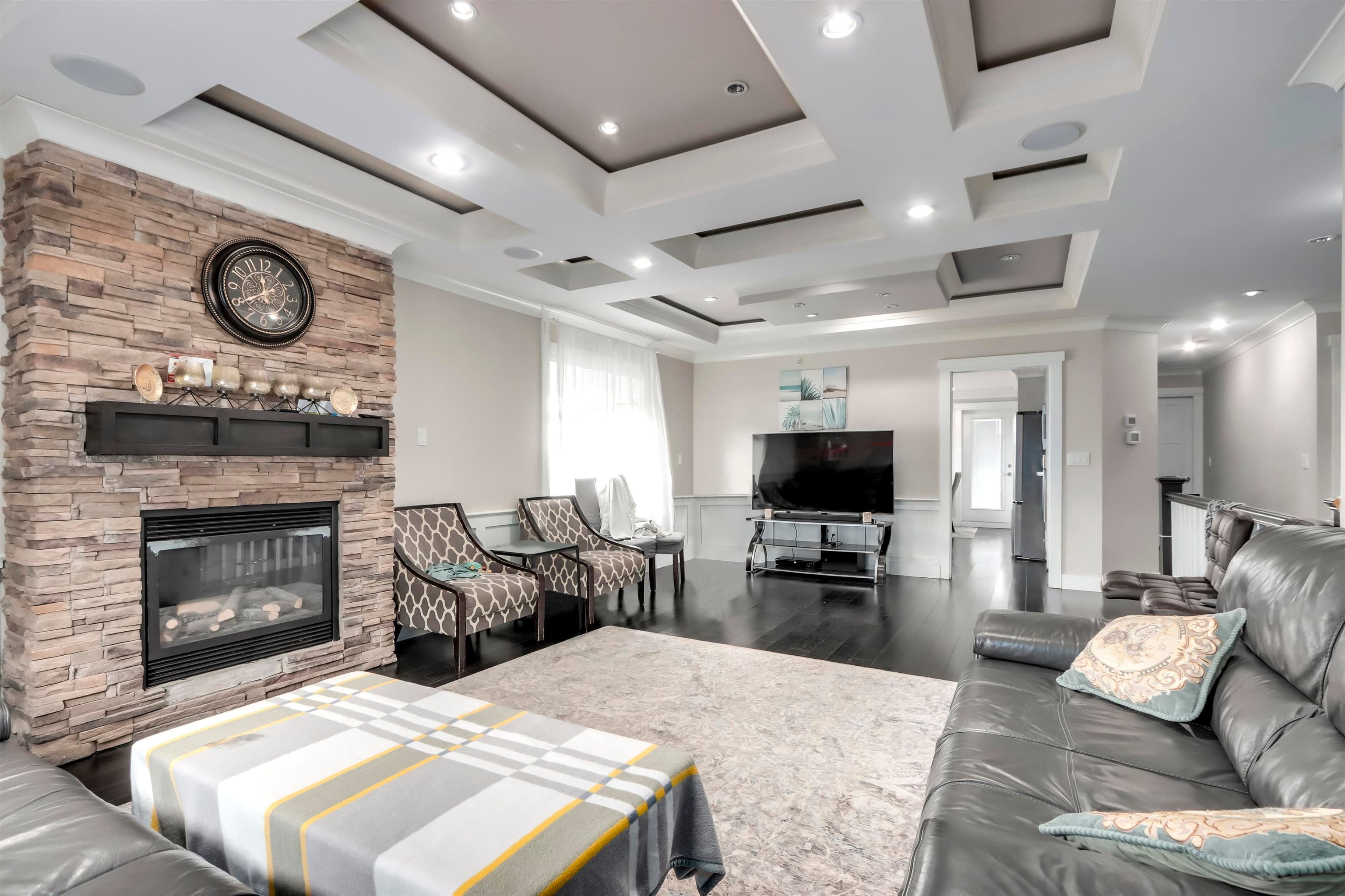 8363 Victoria Drive, Vancouver, V5P 4A8 — photo 4