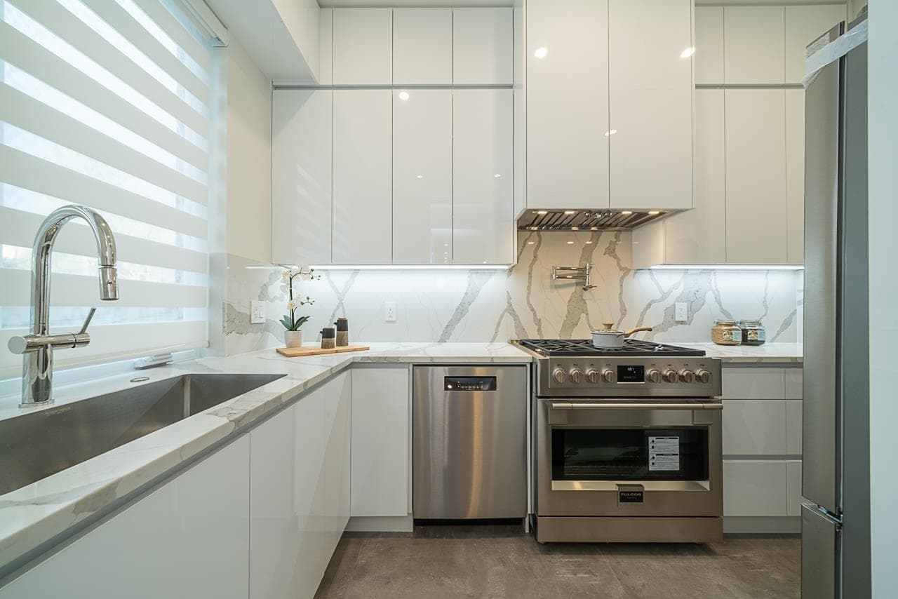 5655 Portland Street, Burnaby, V5J 2R7 — photo 5