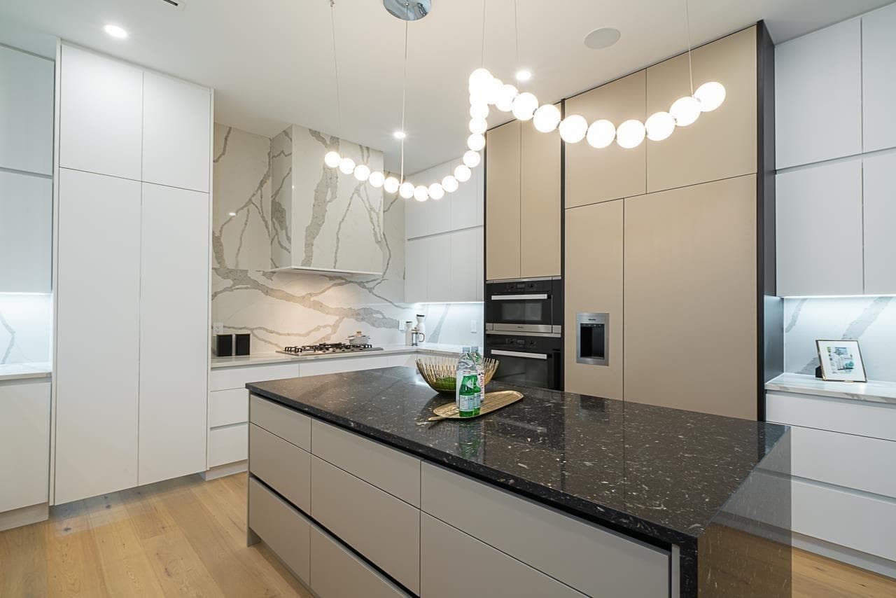 5655 Portland Street, Burnaby, V5J 2R7 — photo 4