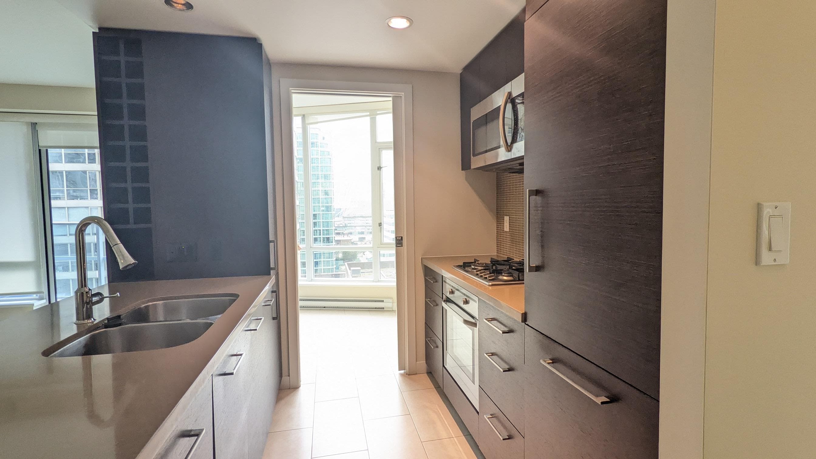 906 - 833 Homer Street, Vancouver, V6B 0H4 — photo 5