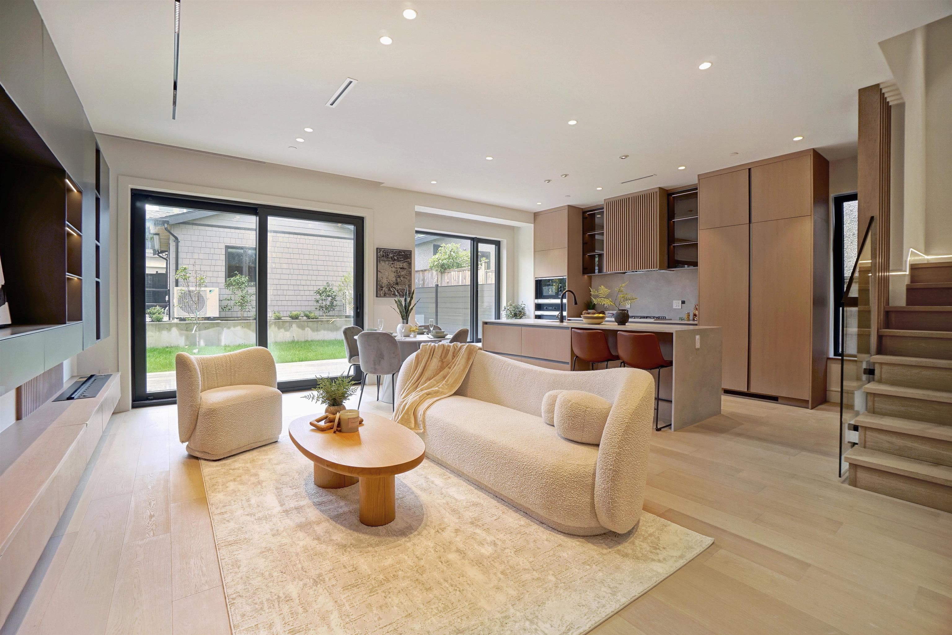 2 - 3460 W 14th Avenue, Vancouver, V6R 2W1 — photo 3