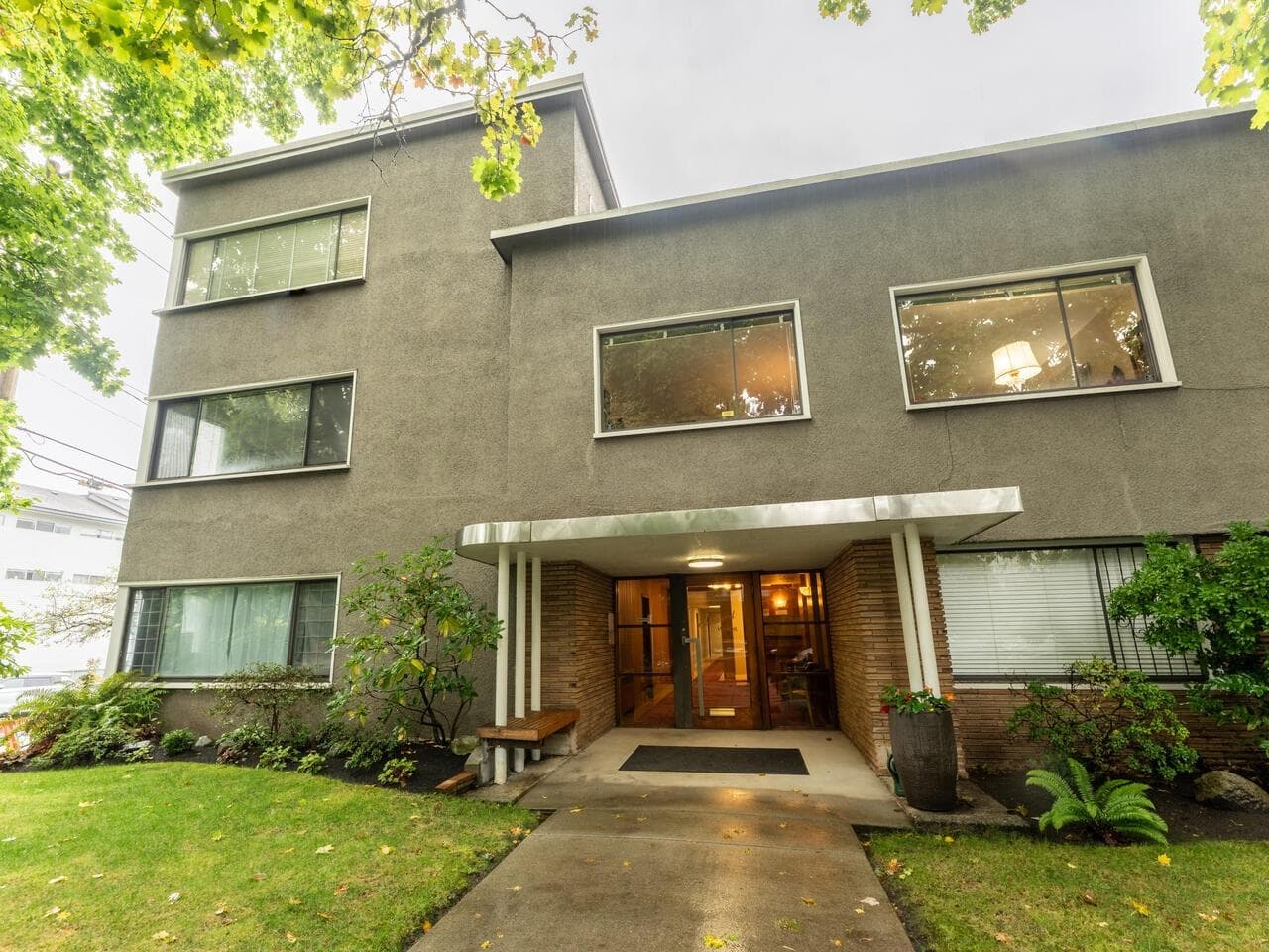 201 - 1695 W 10th Avenue, Vancouver