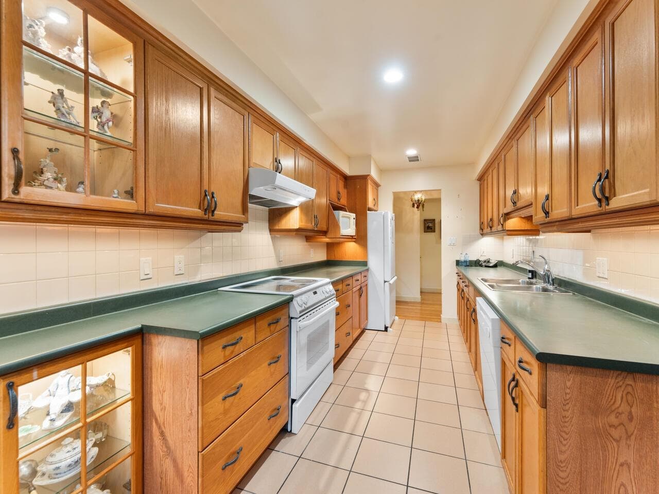 201 - 1695 W 10th Avenue, Vancouver, V6J 2A2 — photo 4