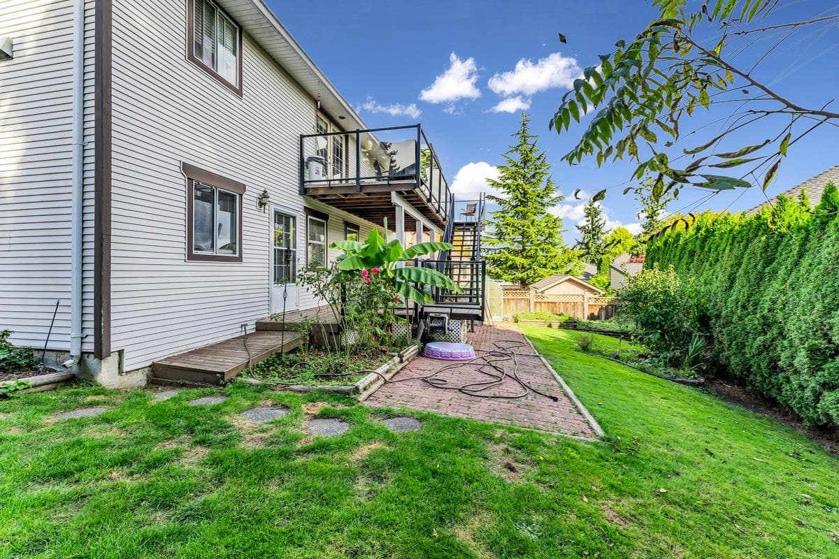 16160 14b Avenue, Surrey, V4A 9R3 — photo 3