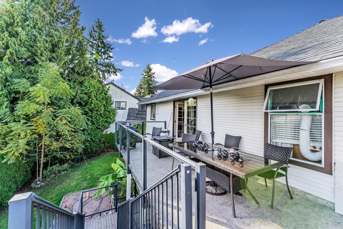16160 14b Avenue, Surrey, V4A 9R3 — photo 5
