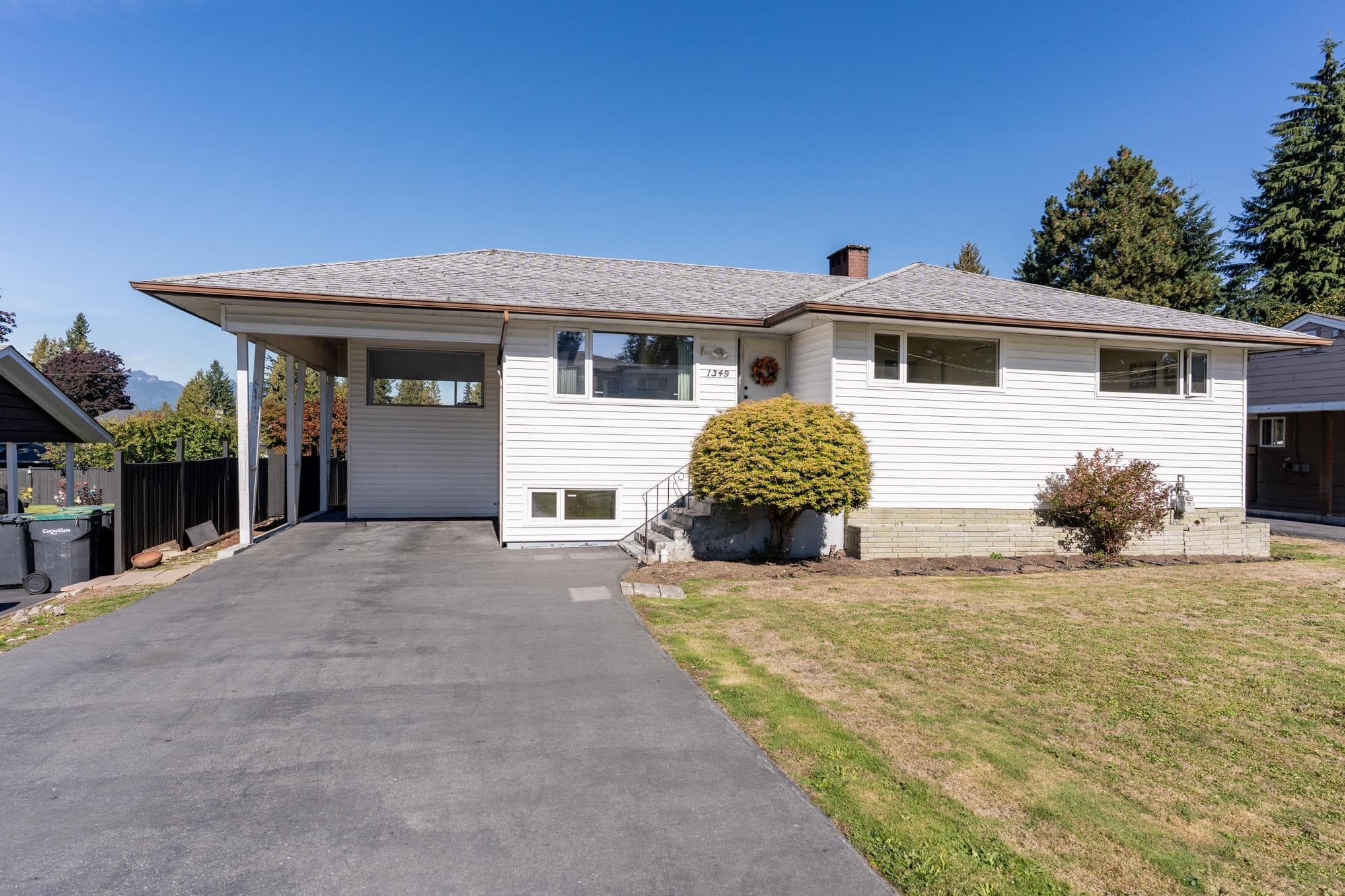 1349 Summit Drive, Coquitlam, V3J 5L7 — photo 4
