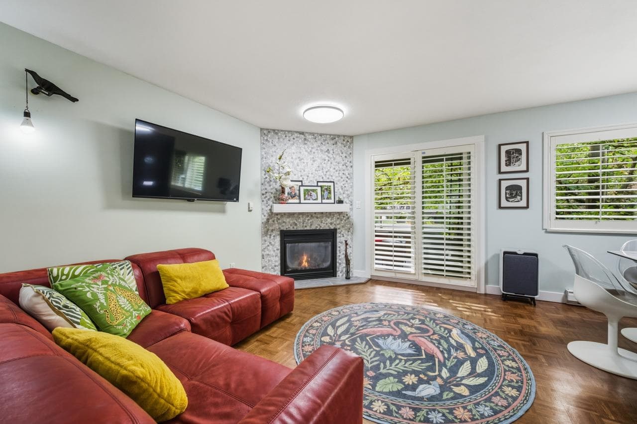 2 - 828 W 16th Street, North Vancouver, V7P 1R3 — photo 4