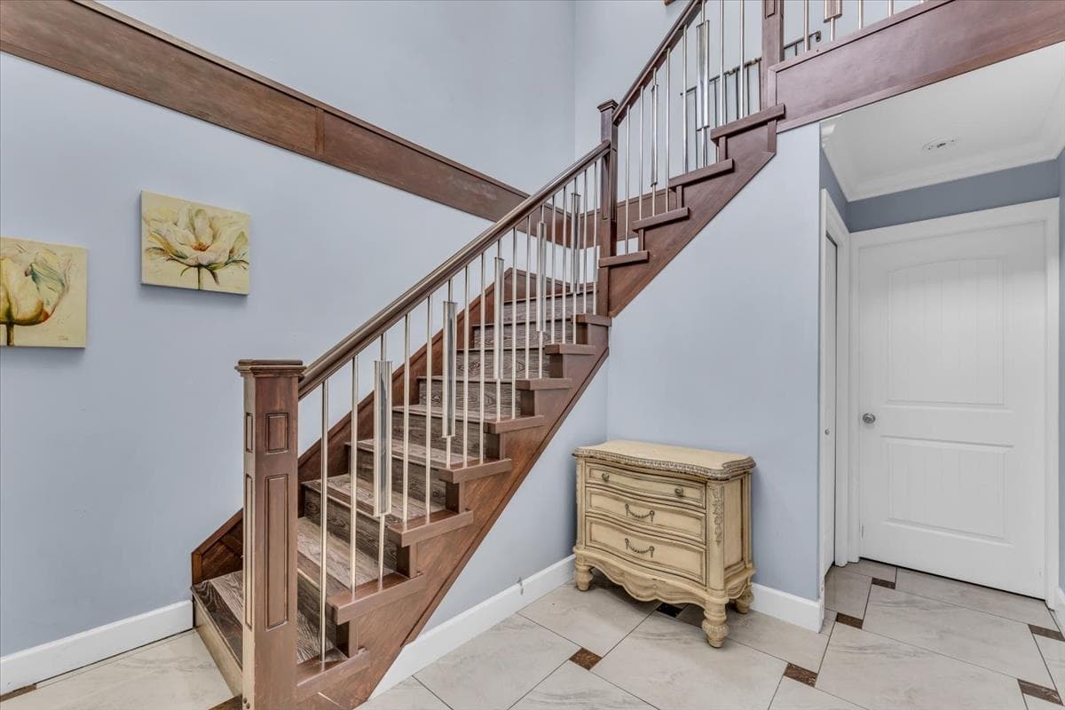 6080 Mckee Street, Burnaby, V5J 2V5 — photo 3