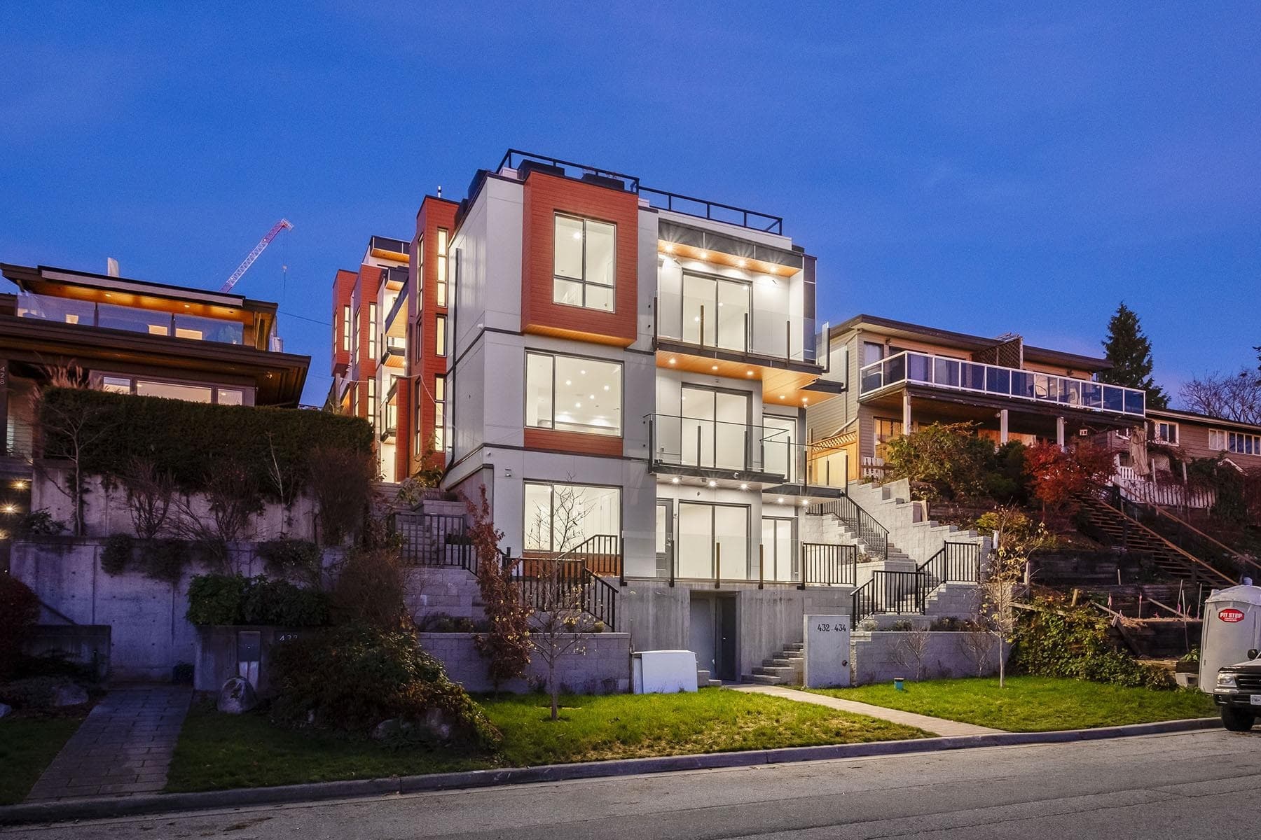 2 - 432 E 1st Street, North Vancouver, V7L 1B7 — photo 2