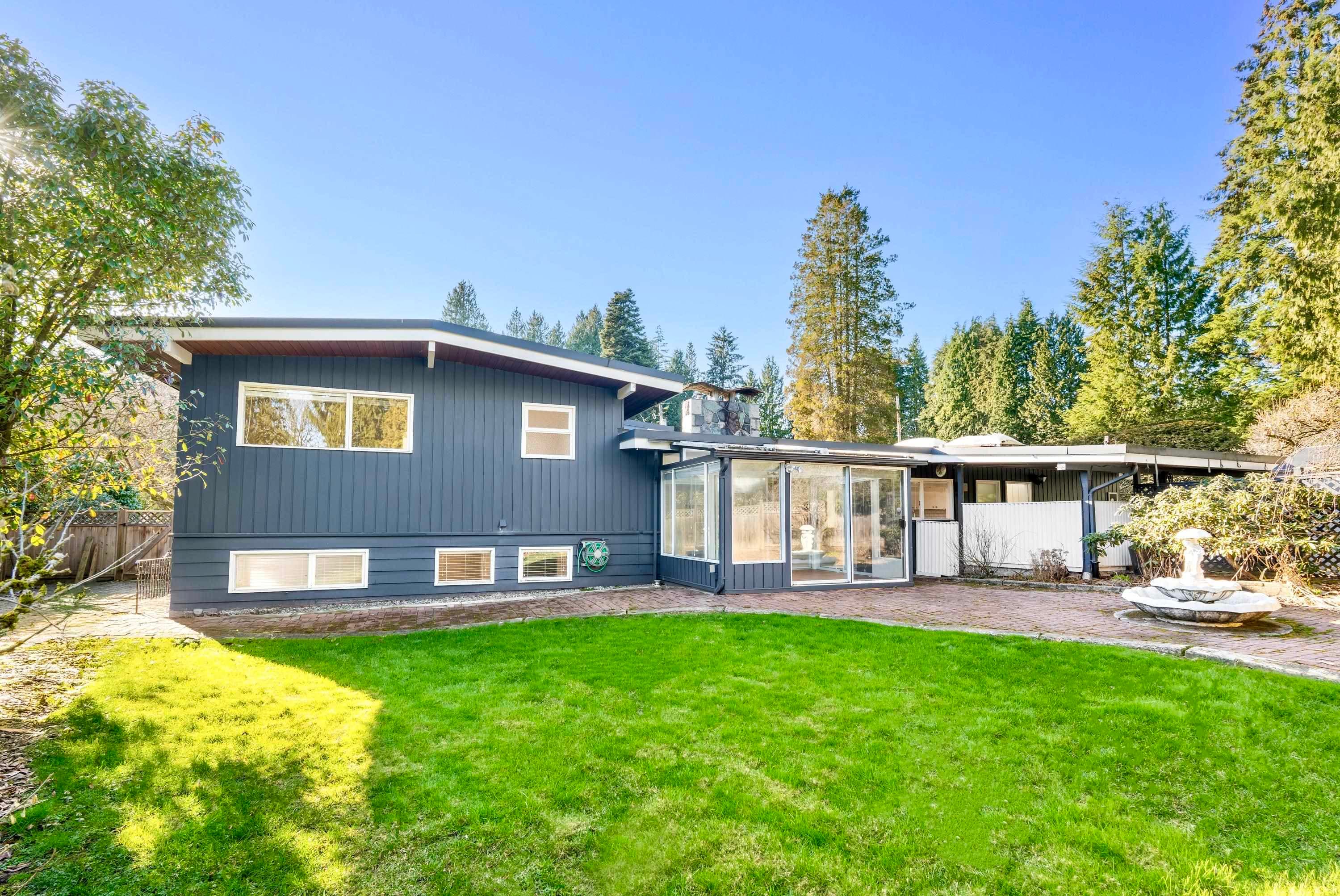 429 Newlands Road, West Vancouver, V7T 1W2 — photo 2