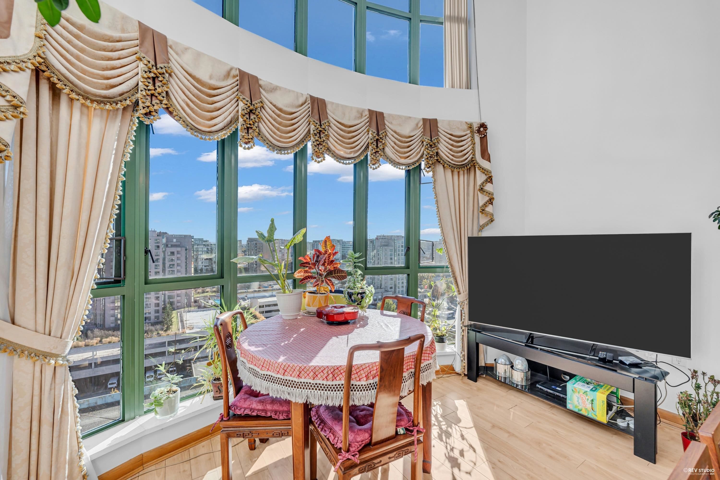 1802 - 7380 Elmbridge Way, Richmond, V6X 4A1 — photo 2