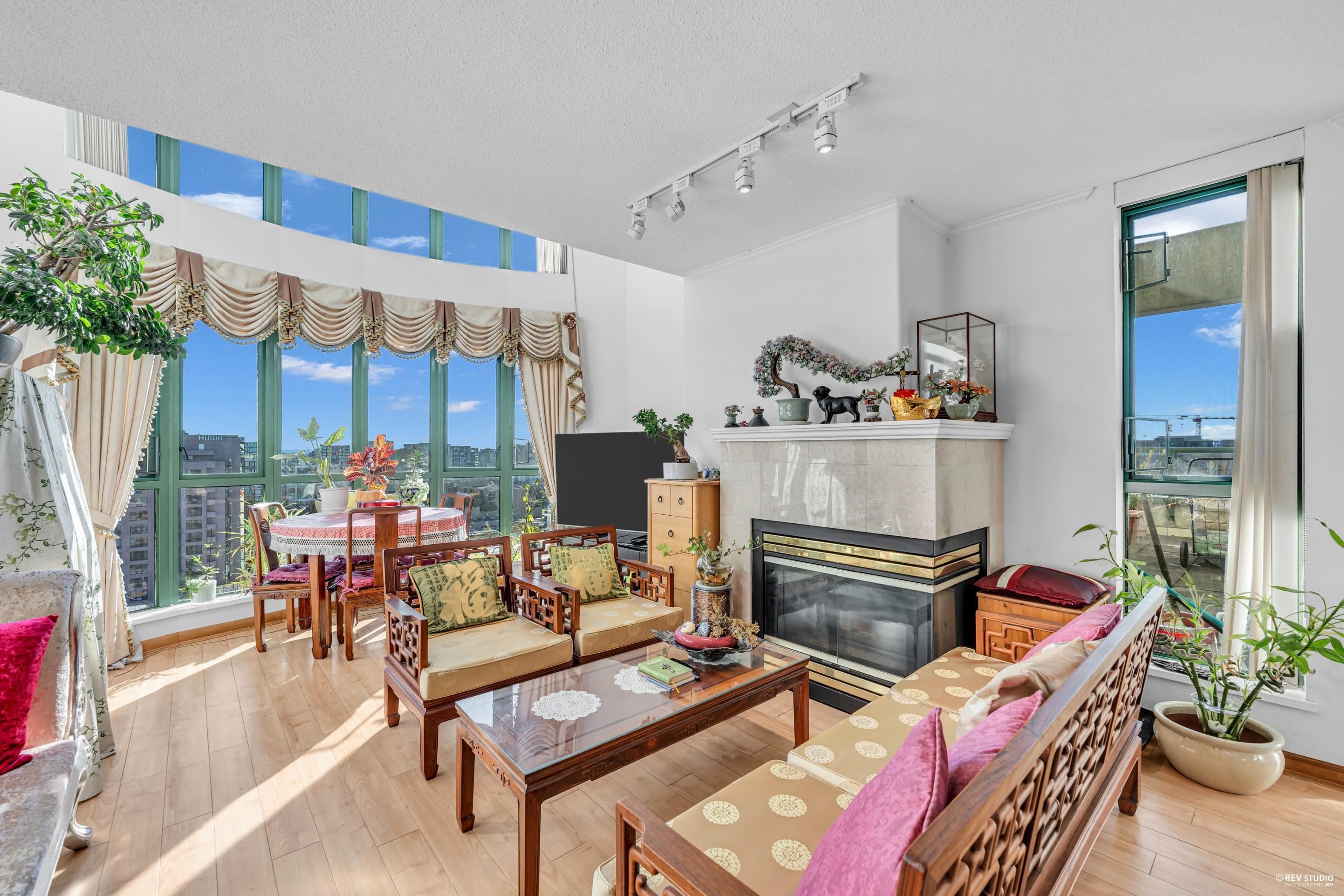 1802 - 7380 Elmbridge Way, Richmond, V6X 4A1 — photo 3