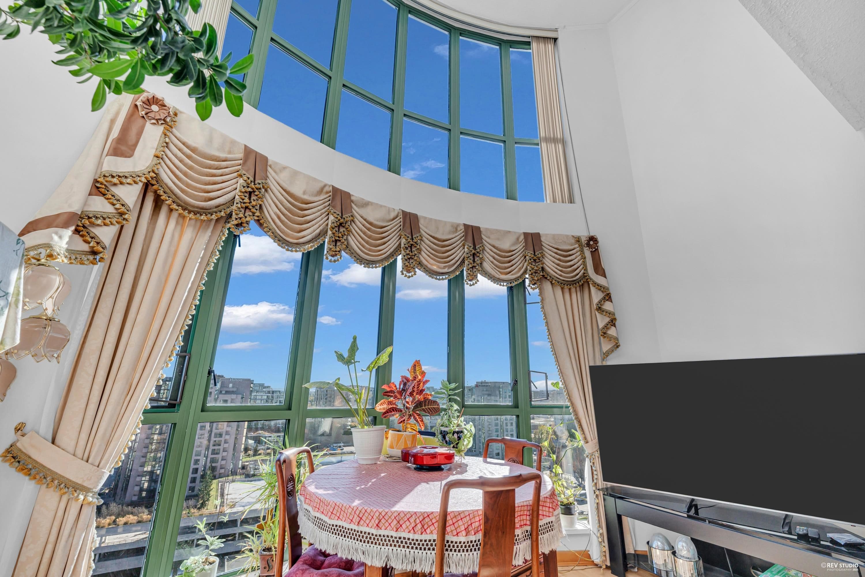 1802 - 7380 Elmbridge Way, Richmond
