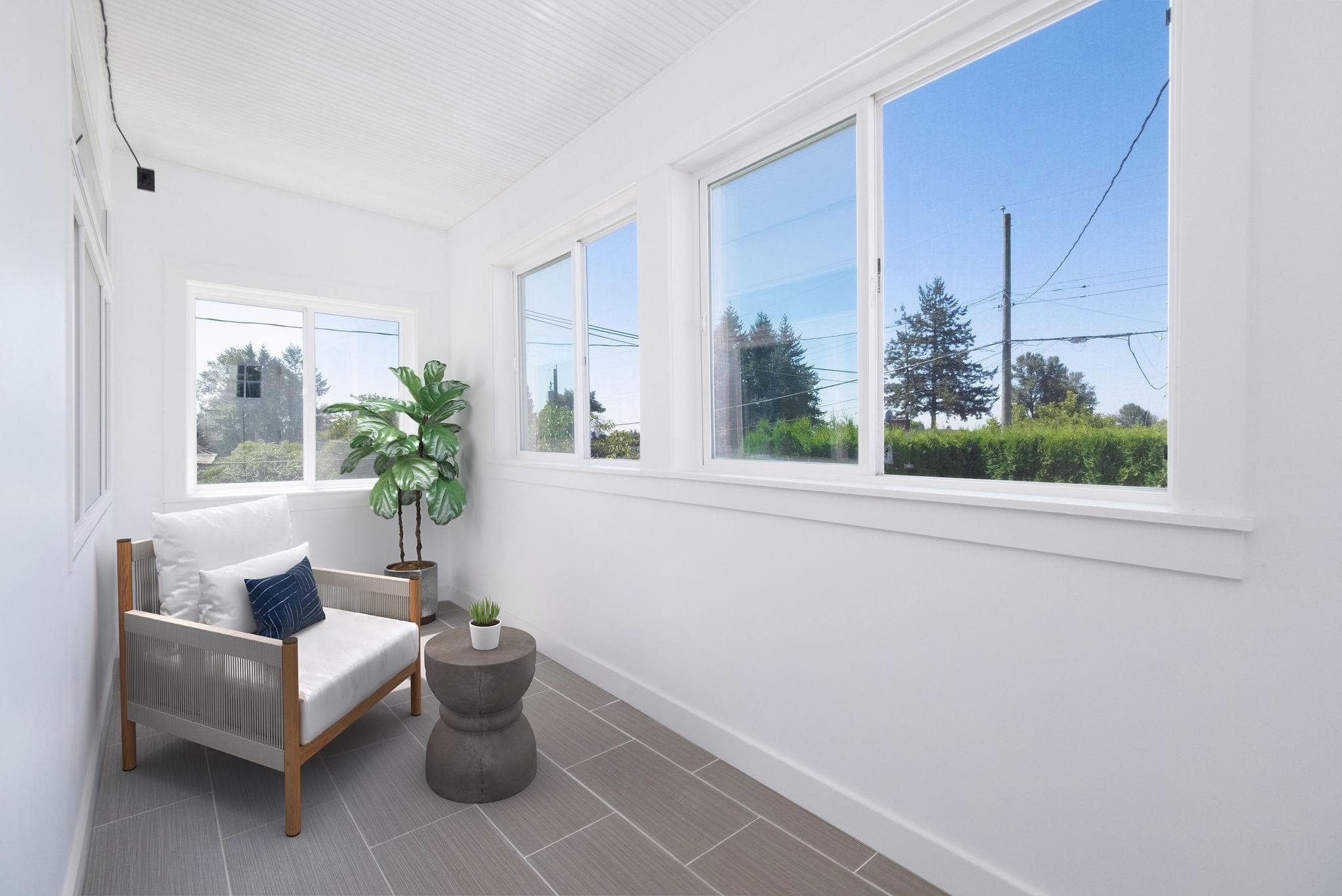 7696 Davies Street, Burnaby, V3N 3H4 — photo 2