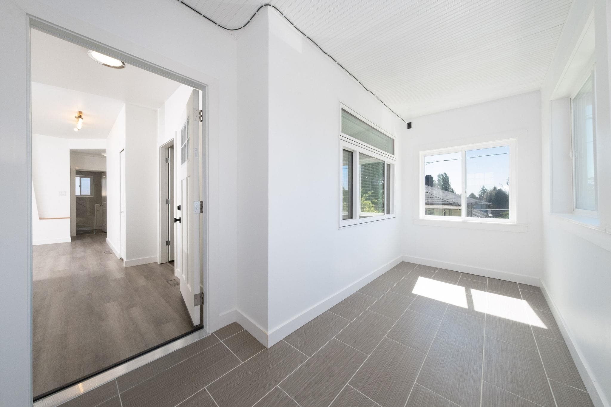 7696 Davies Street, Burnaby, V3N 3H4 — photo 3