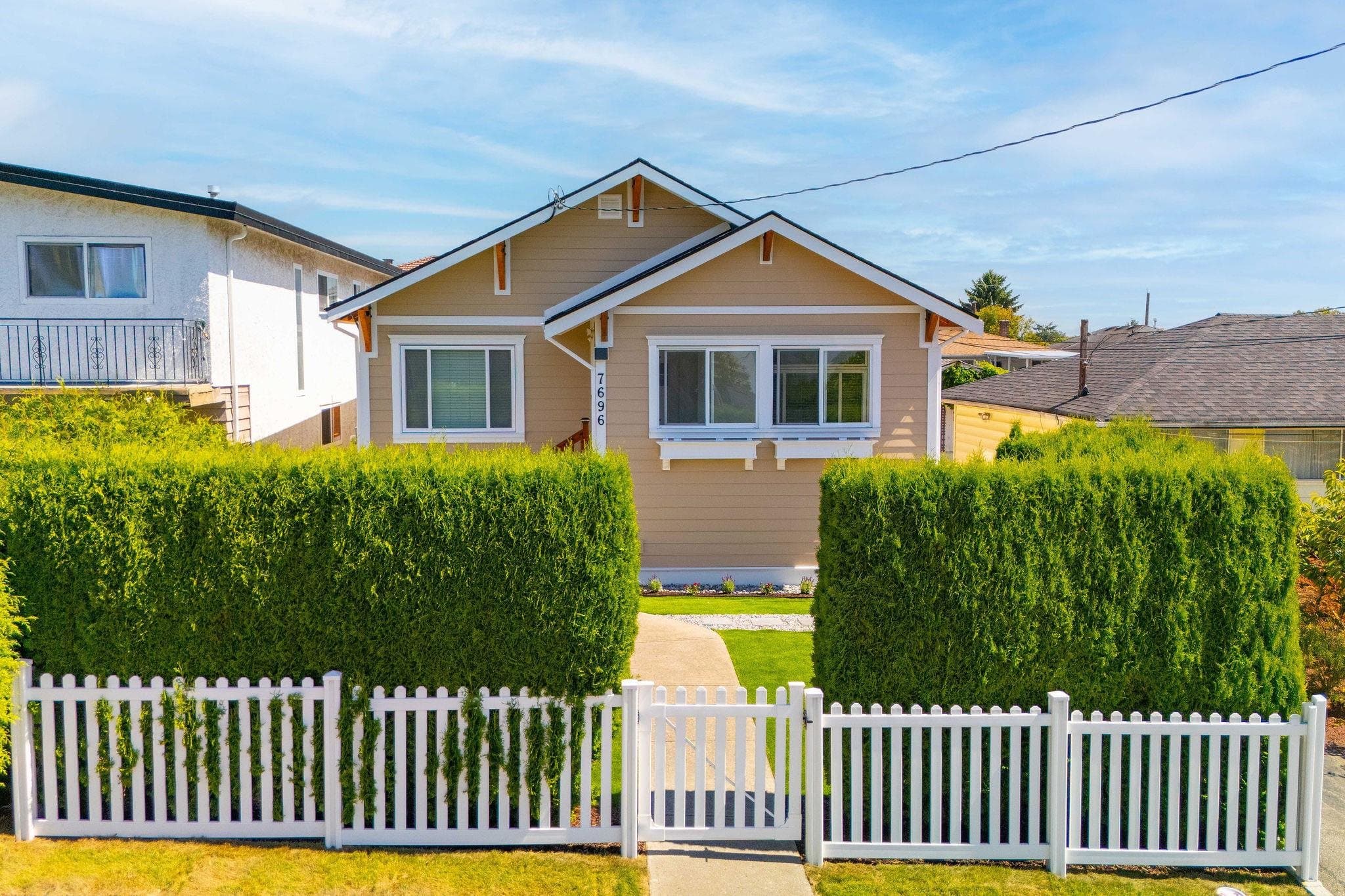 7696 Davies Street, Burnaby