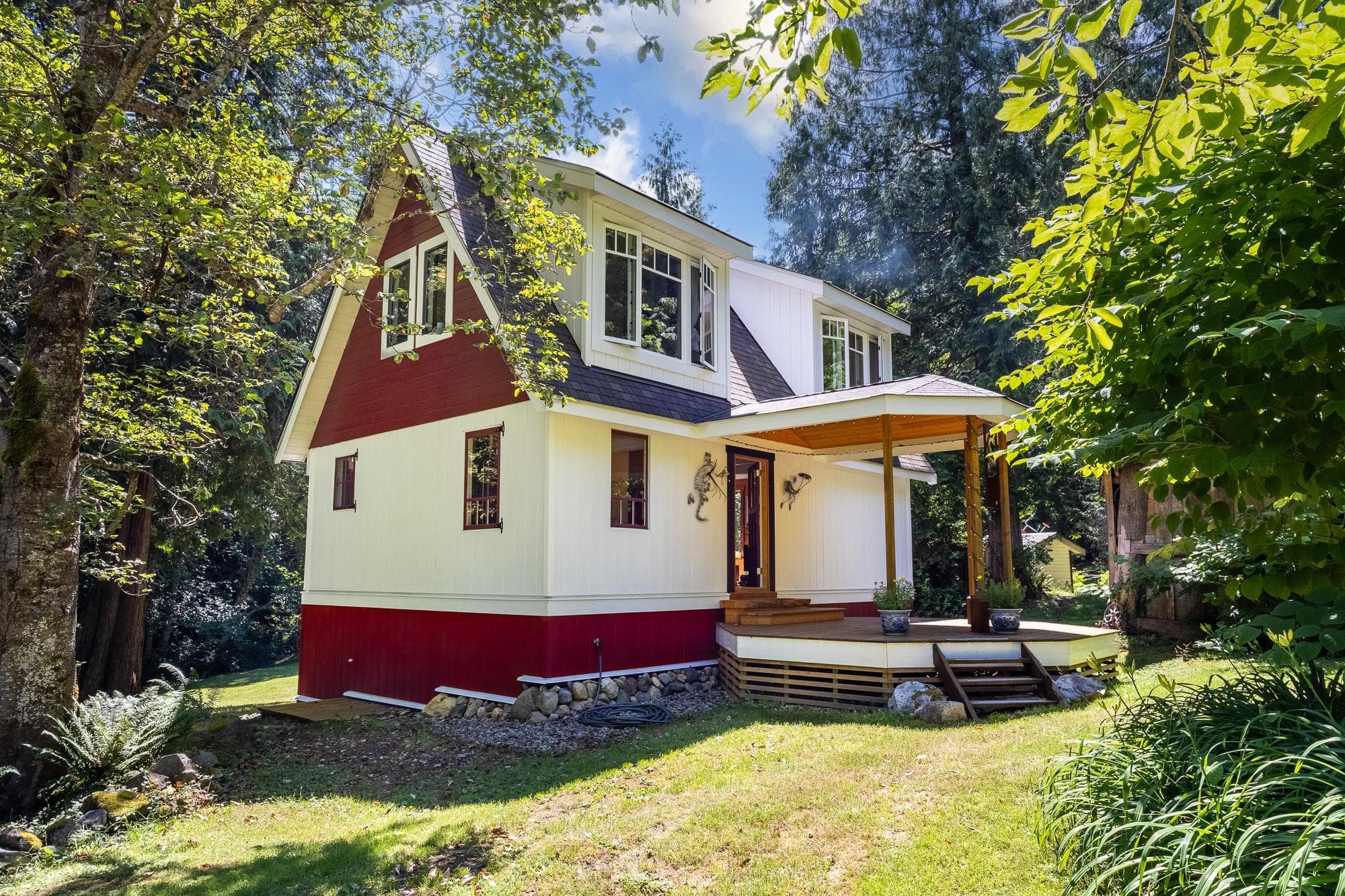 6121 Golf Course Road, Sechelt