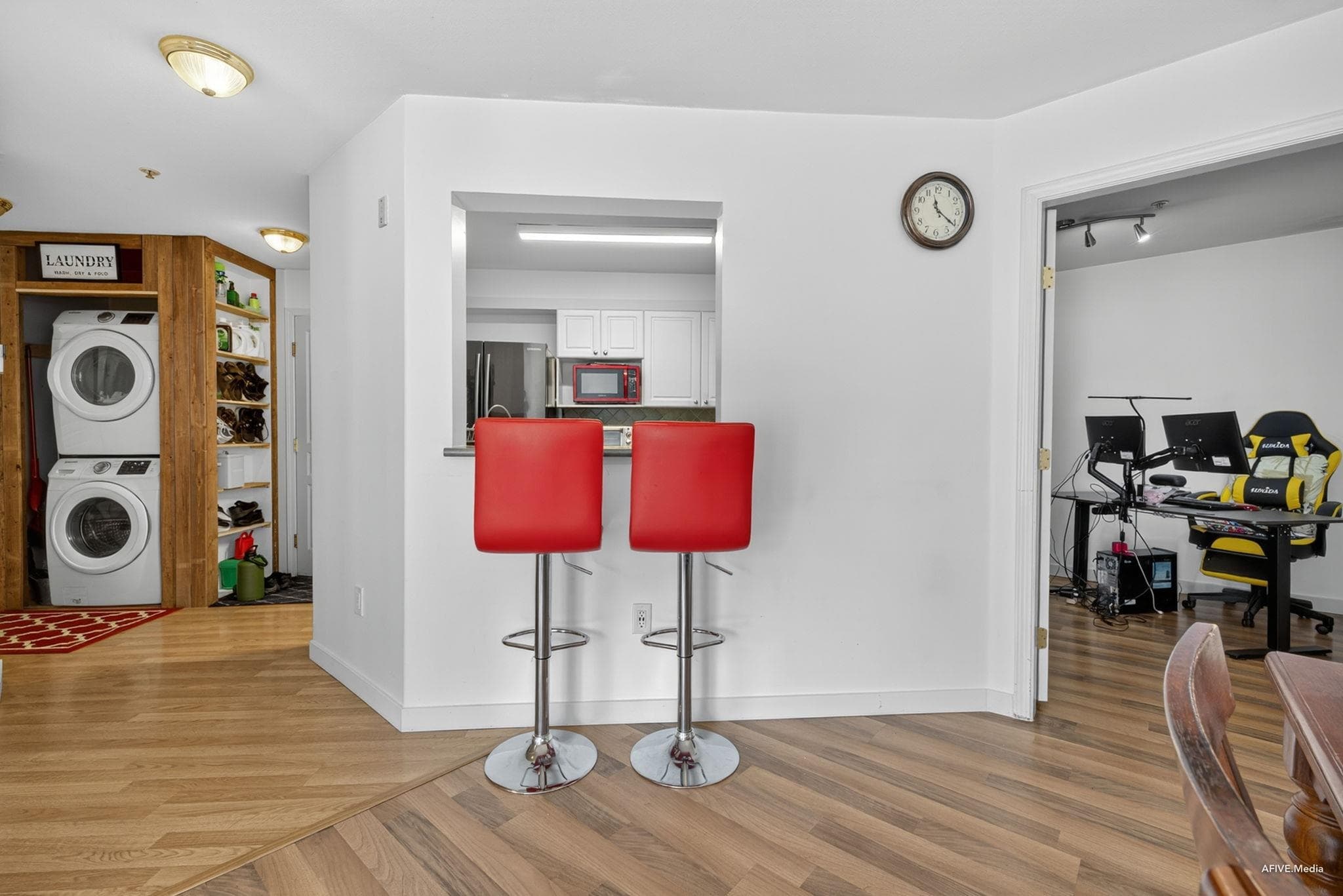 329 - 9979 140 Street, Surrey, V3T 5W2 — photo 4