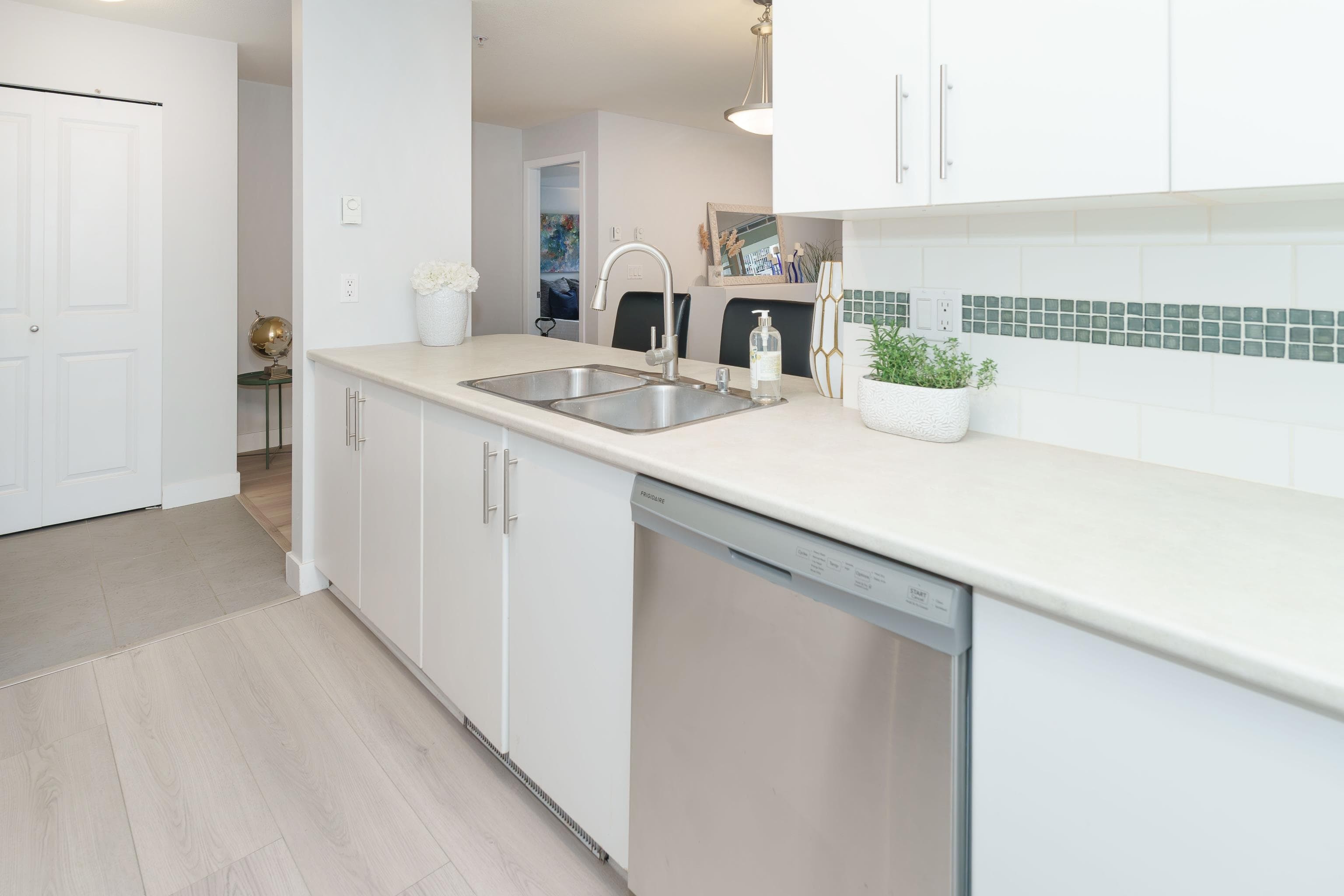 208 - 12248 224 Street, Maple Ridge, V2X 8W6 — photo 3