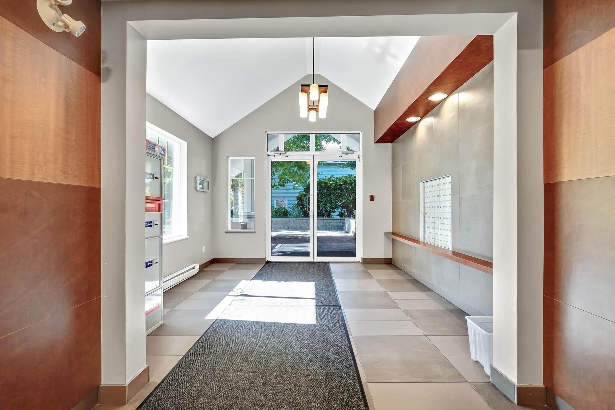 208 - 1706 56 Street, Delta, V4L 2R3 — photo 2