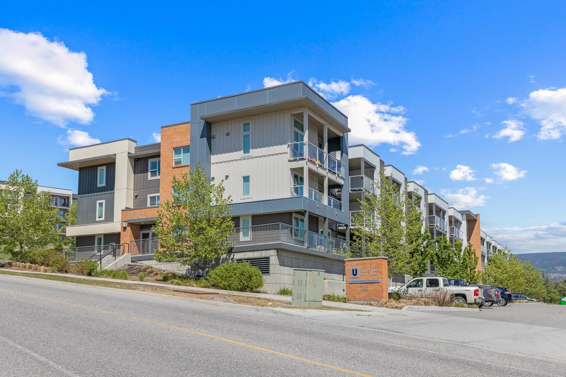 203 - 725 Academy Way, No City Value, V1V 0B4 — photo 3