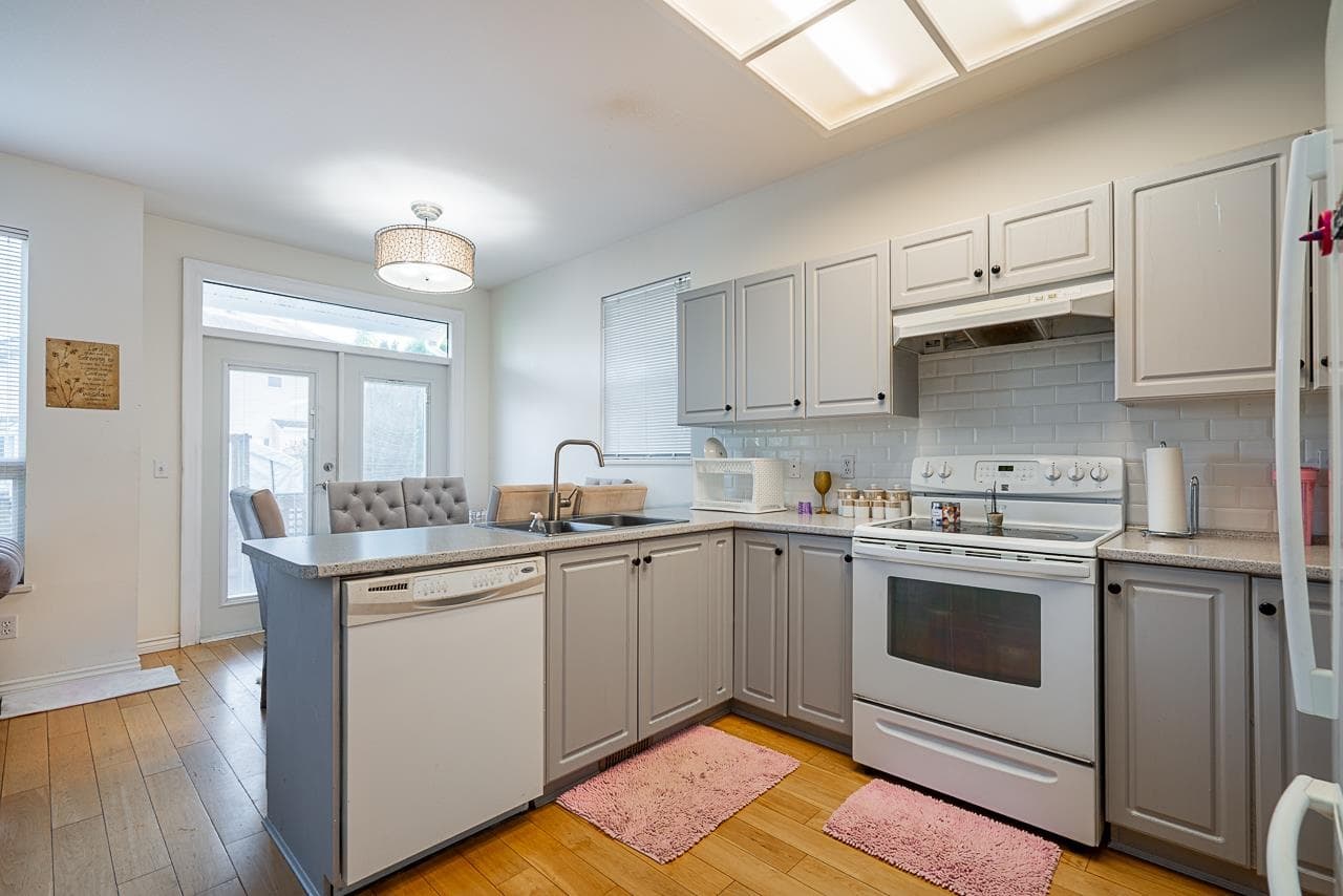 18456 65 Avenue, Surrey, V3S 8T1 — photo 5