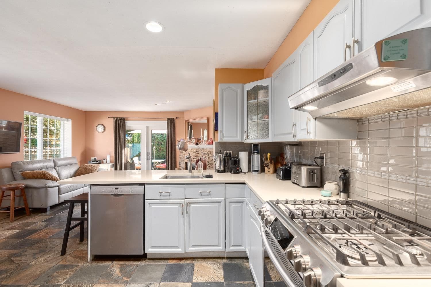 3 - 1652 Mahon Avenue, North Vancouver, V7M 2S8 — photo 3