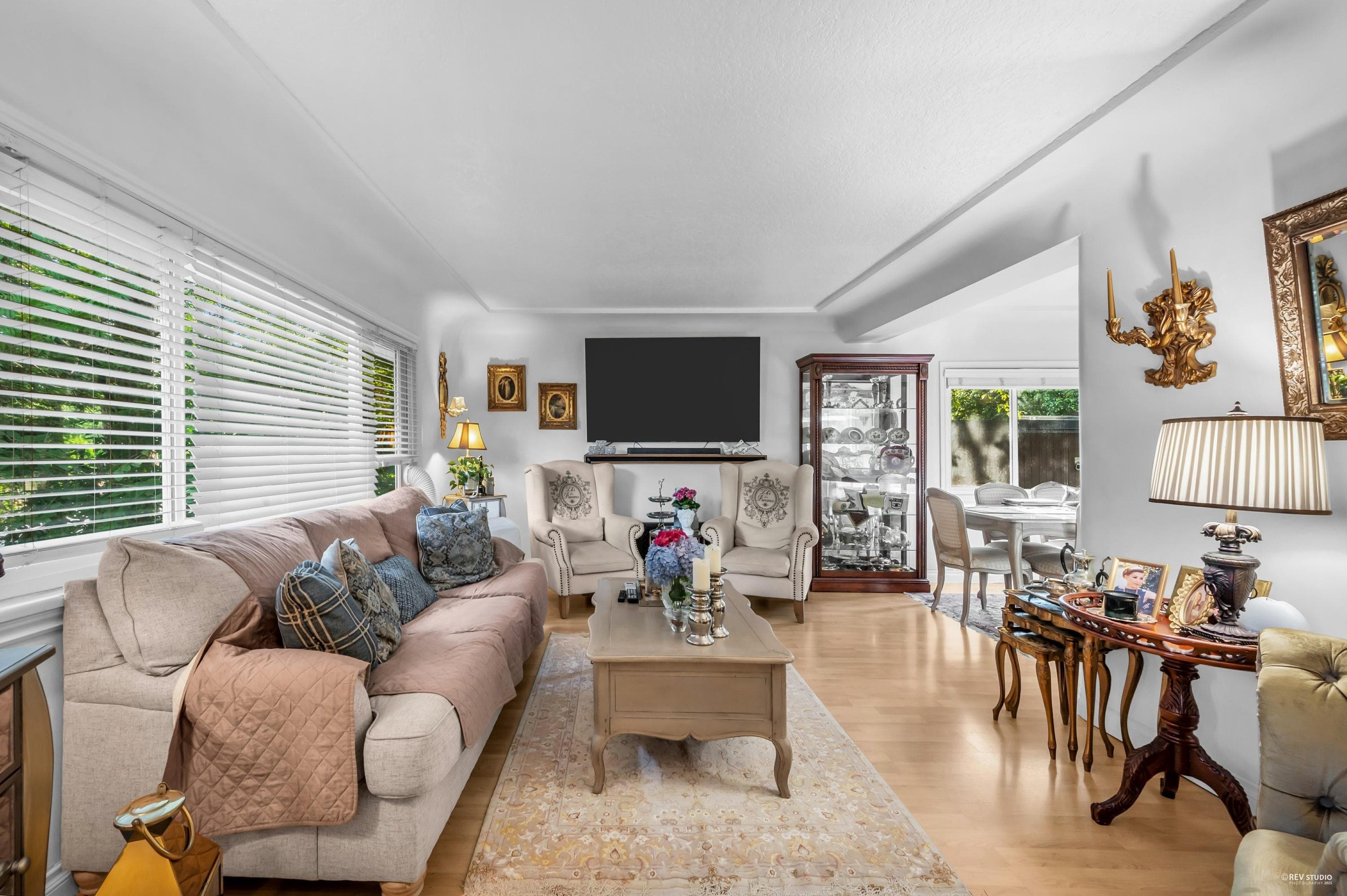 1052 Montroyal Boulevard, North Vancouver