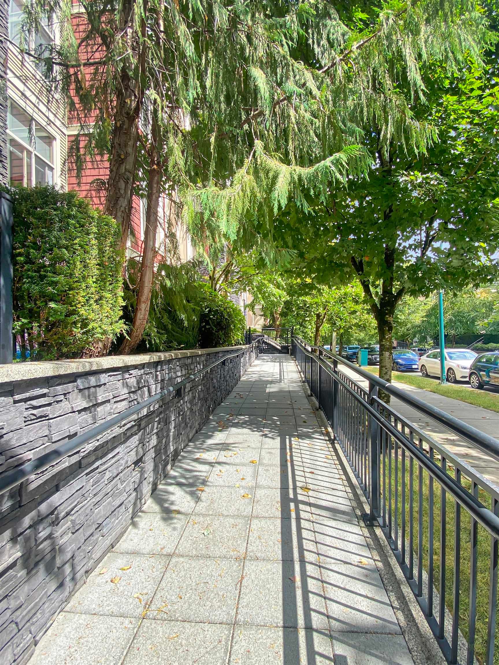 102 - 2477 Kelly Avenue, Port Coquitlam, V3C 0B3 — photo 2